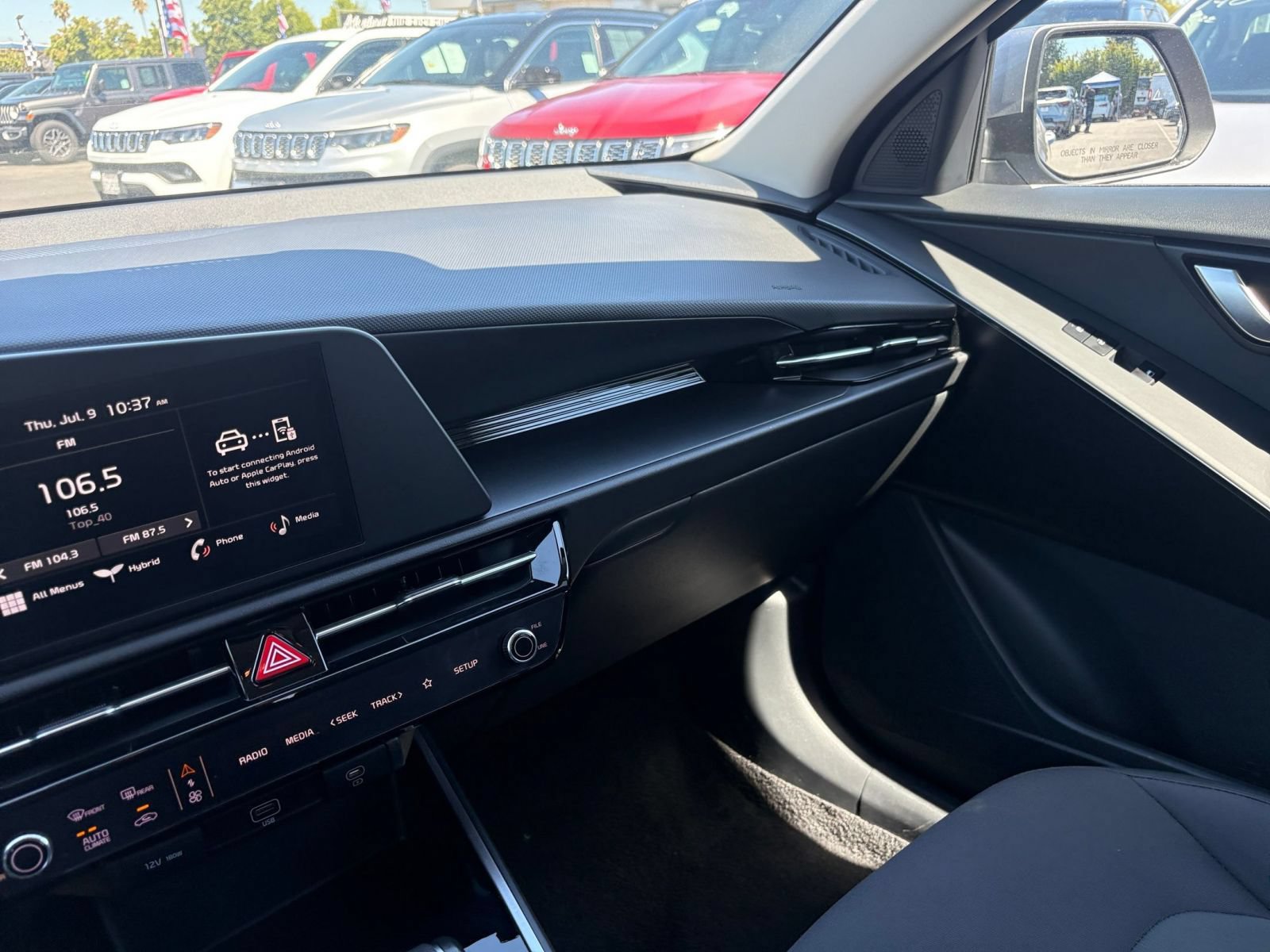 Thumbnail: 2026 Kia Niro - 33
