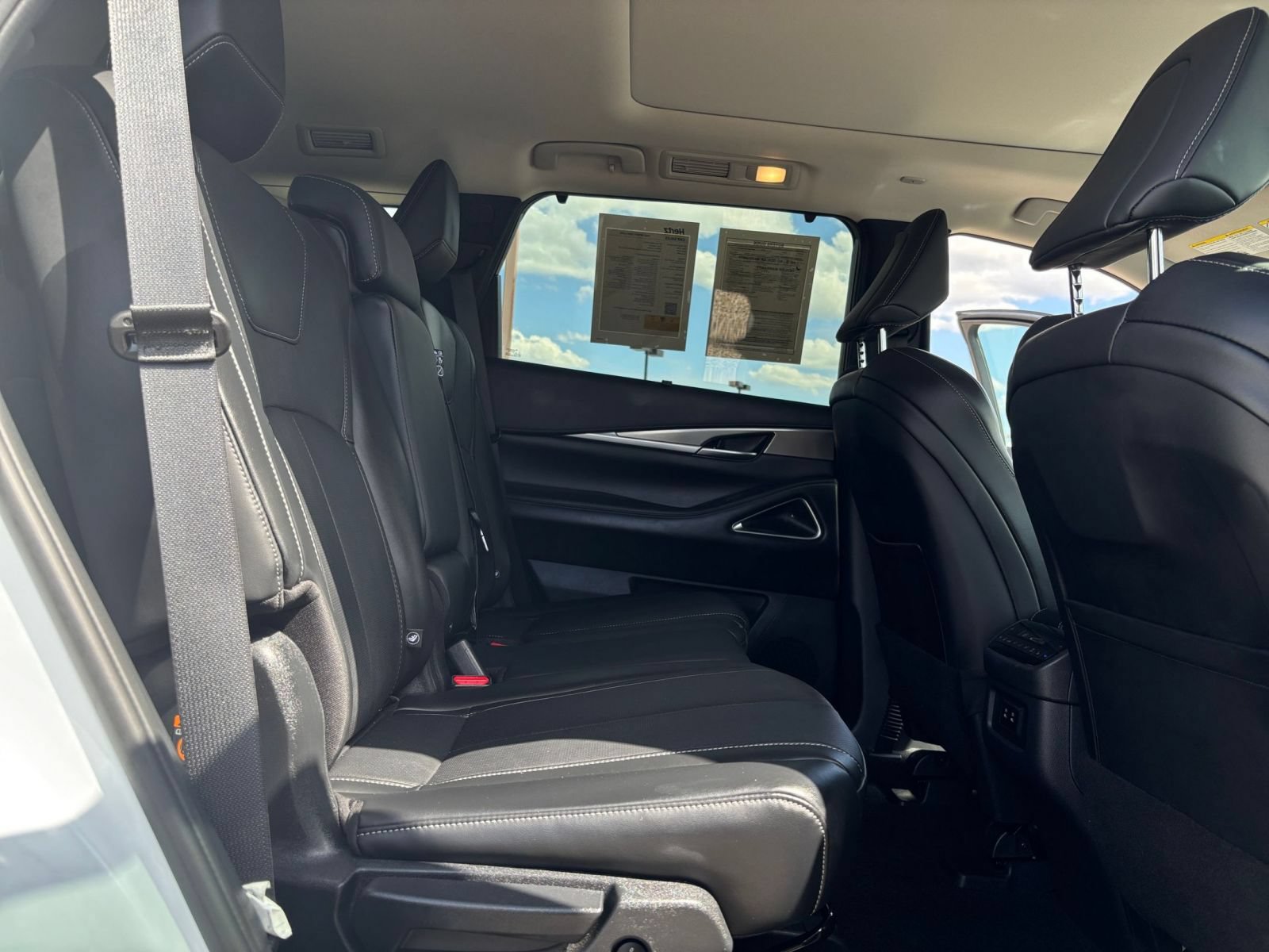 Thumbnail: 2026 INFINITI QX60 - 28