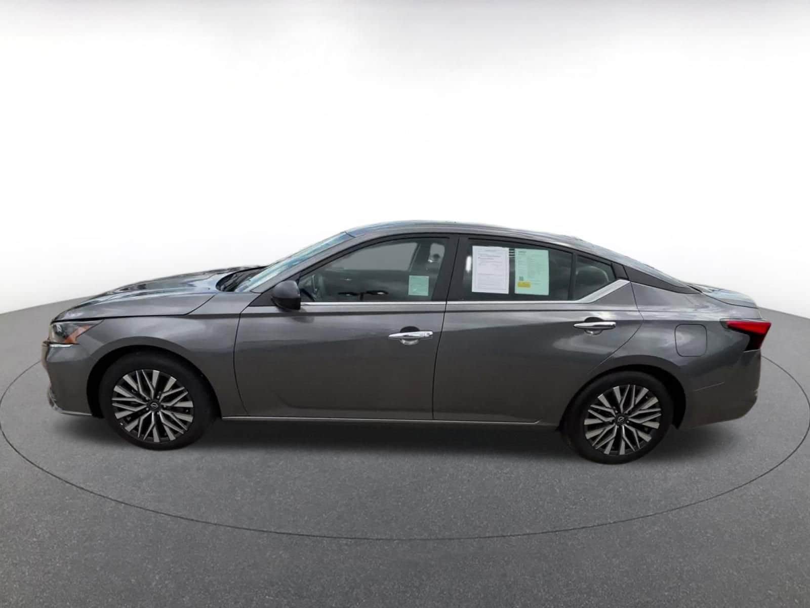 Thumbnail: 2025 Nissan Altima - 9