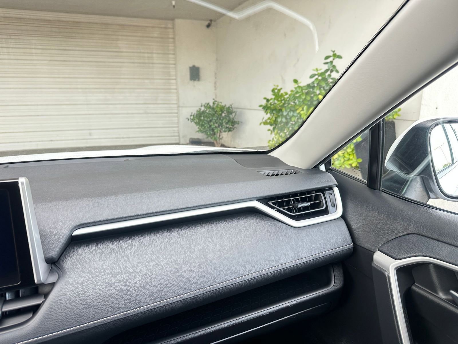 Thumbnail: 2025 Toyota RAV4 - 35