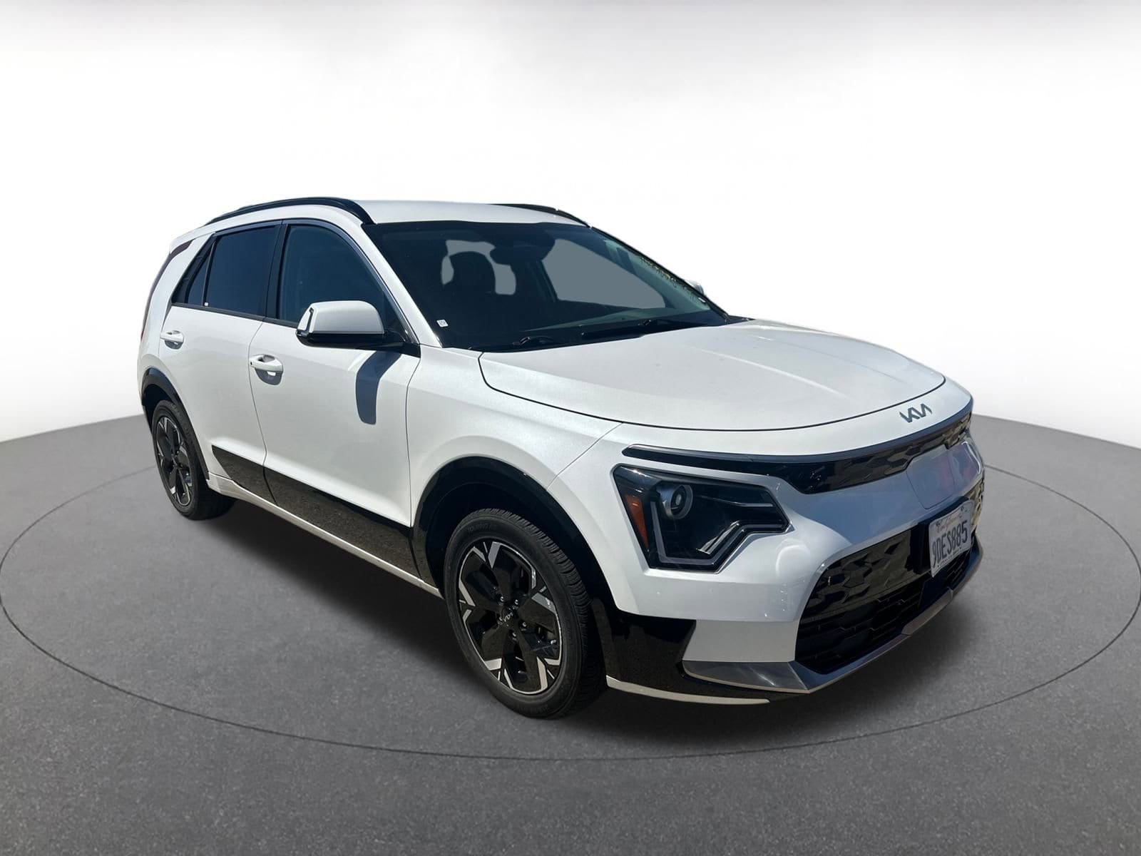 Thumbnail: 2023 Kia Niro - 1