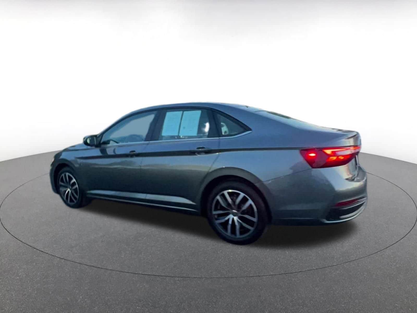 Thumbnail: 2025 Volkswagen Jetta - 10
