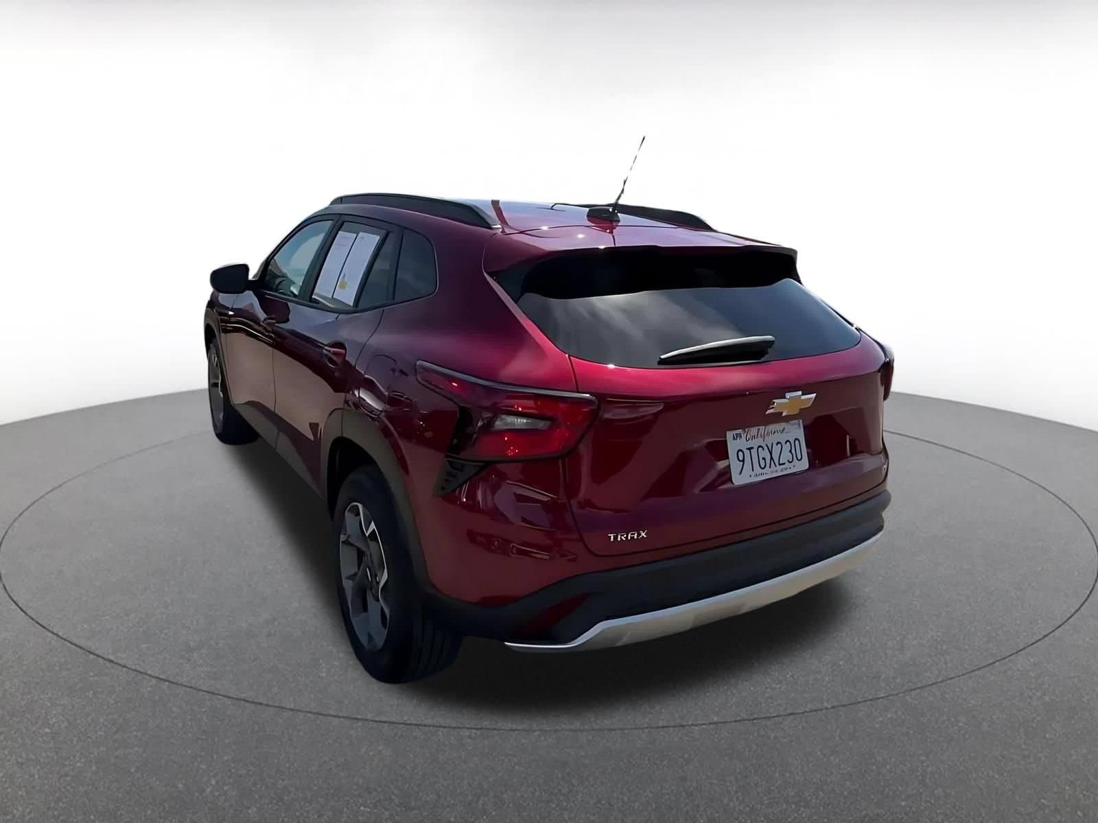 Thumbnail: 2025 Chevrolet Trax - 9