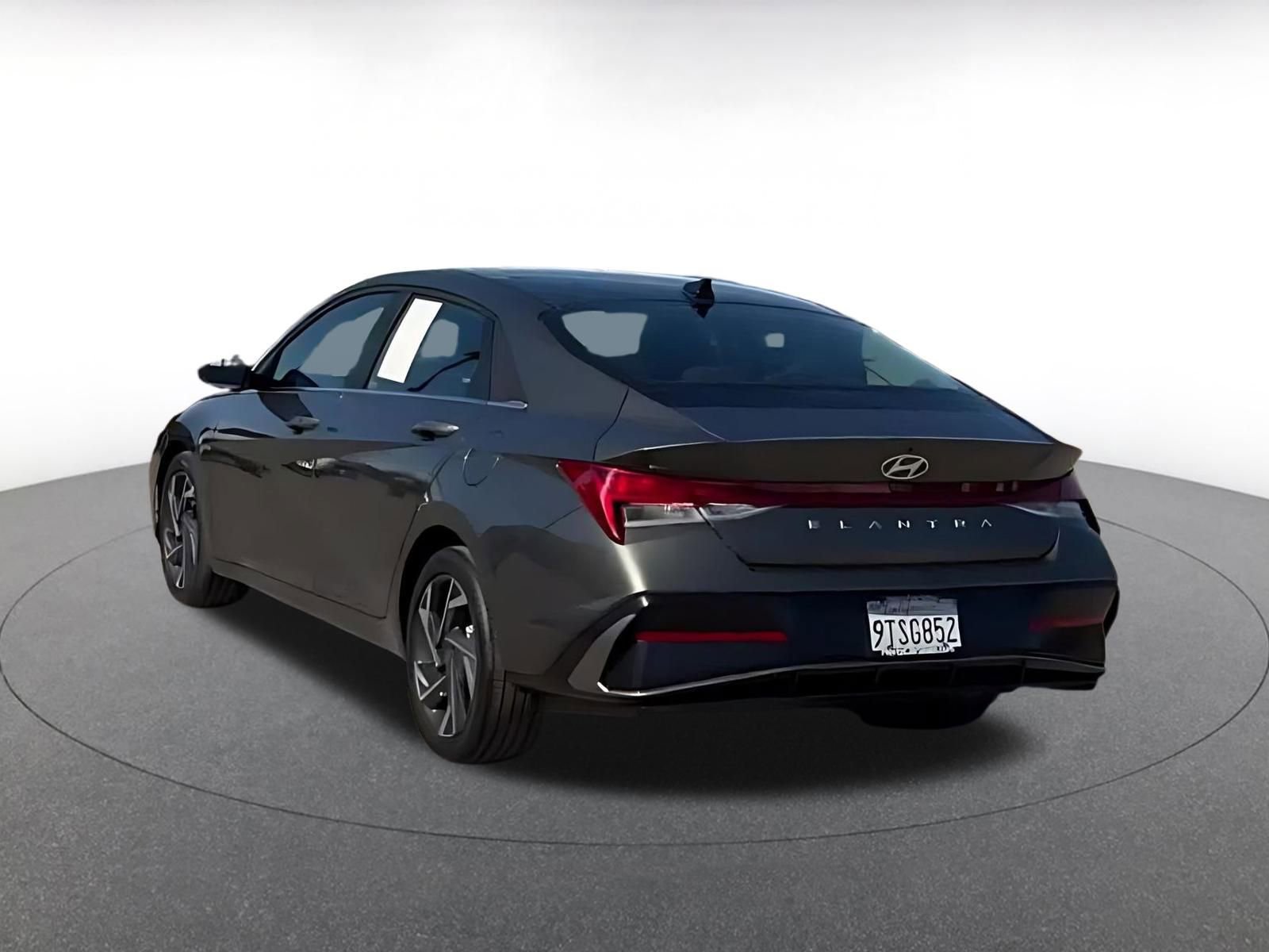 Thumbnail: 2025 Hyundai Elantra - 10