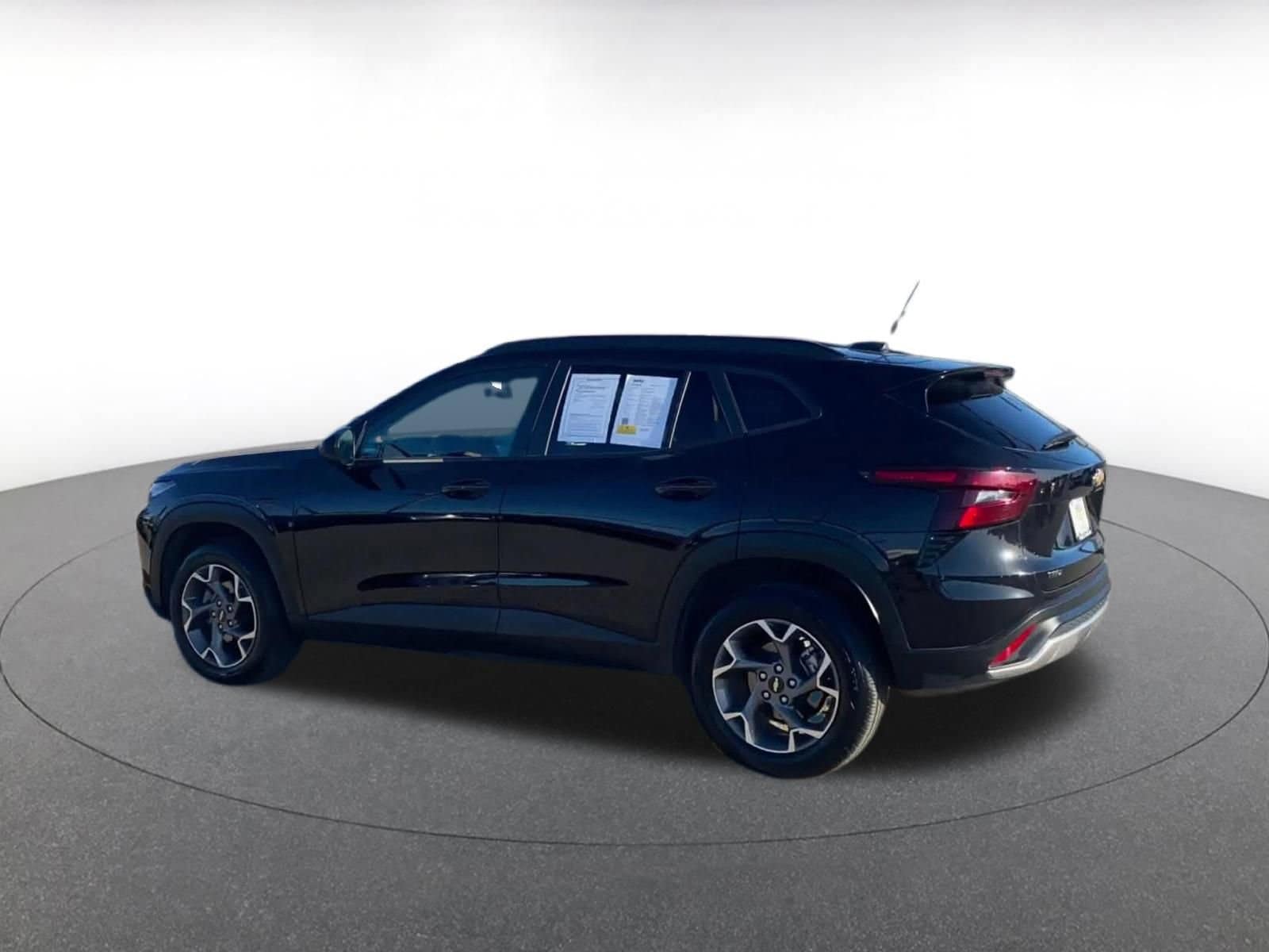 Thumbnail: 2025 Chevrolet Trax - 10