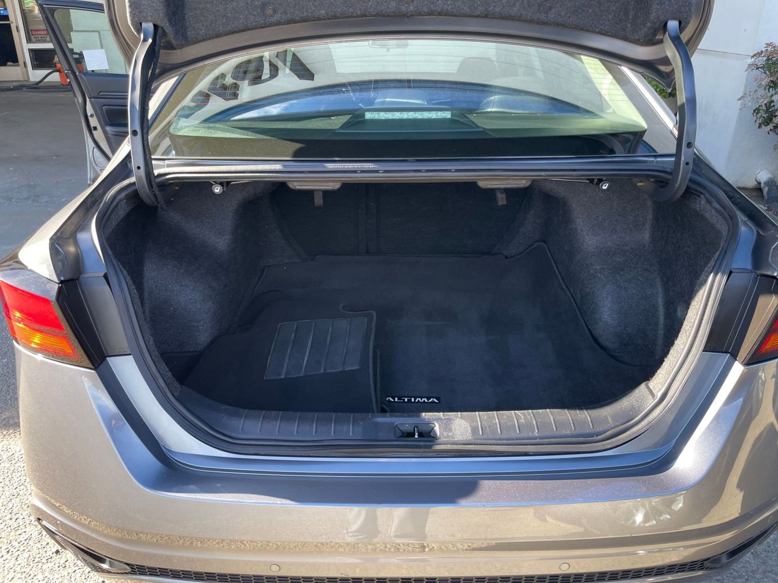 Thumbnail: 2025 Nissan Altima - 32