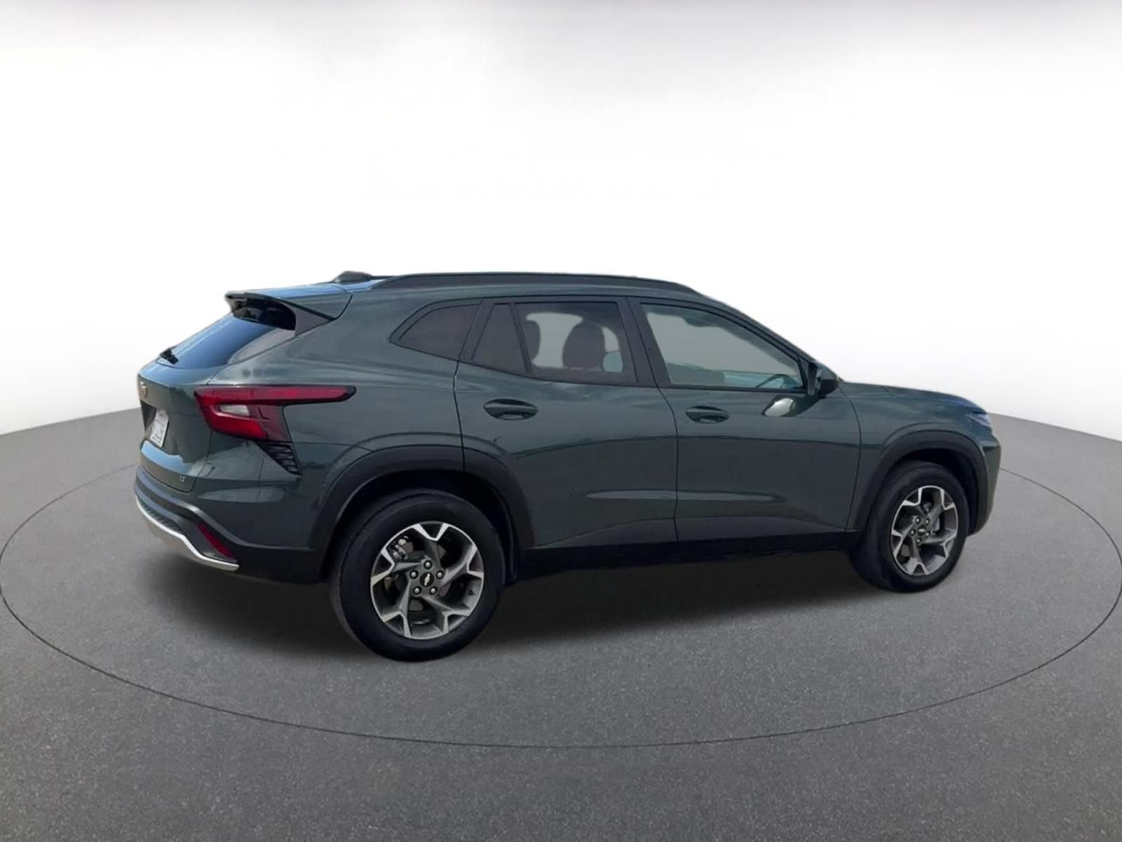 Thumbnail: 2025 Chevrolet Trax - 14