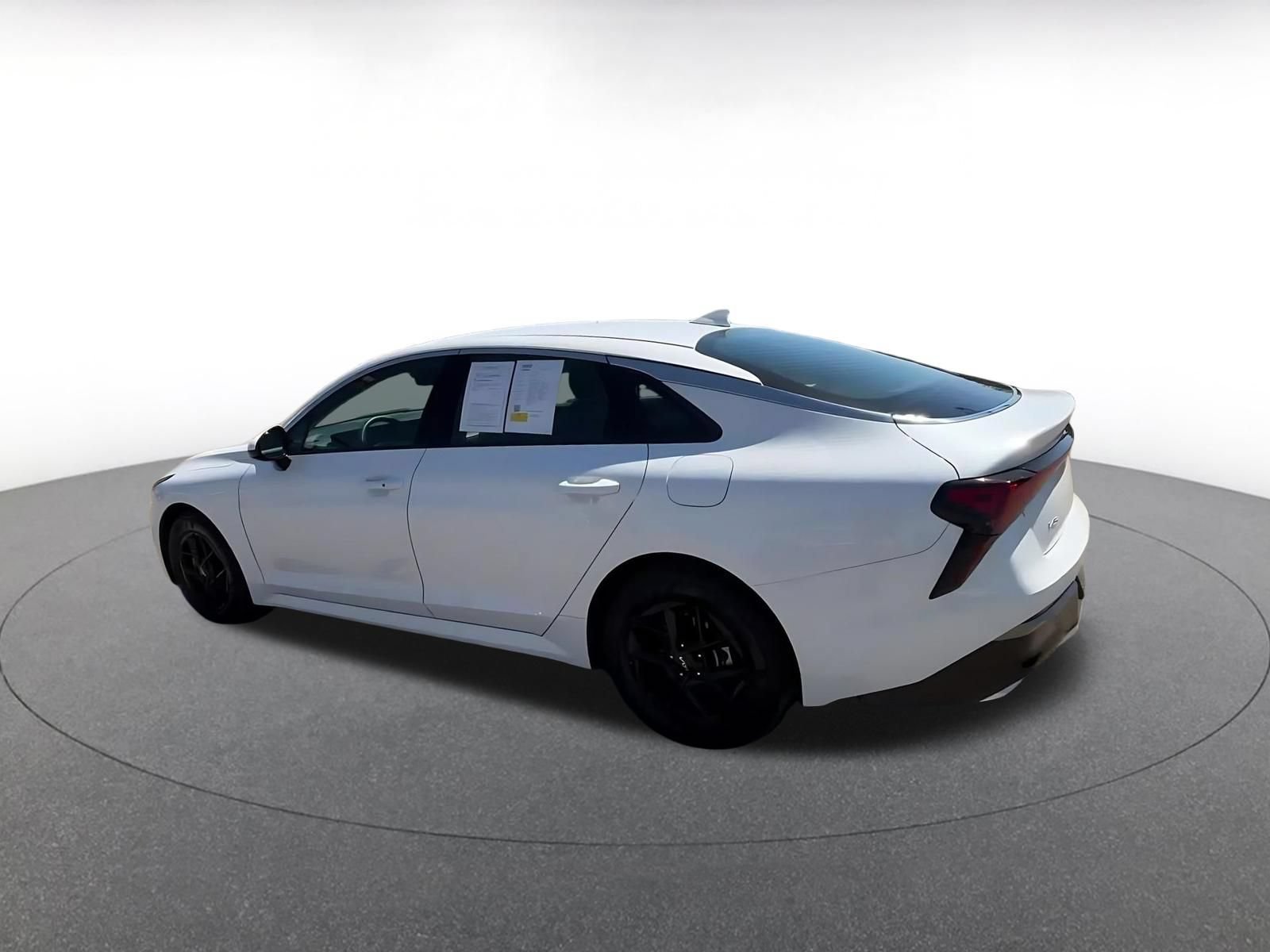 Thumbnail: 2025 Kia K5 - 10