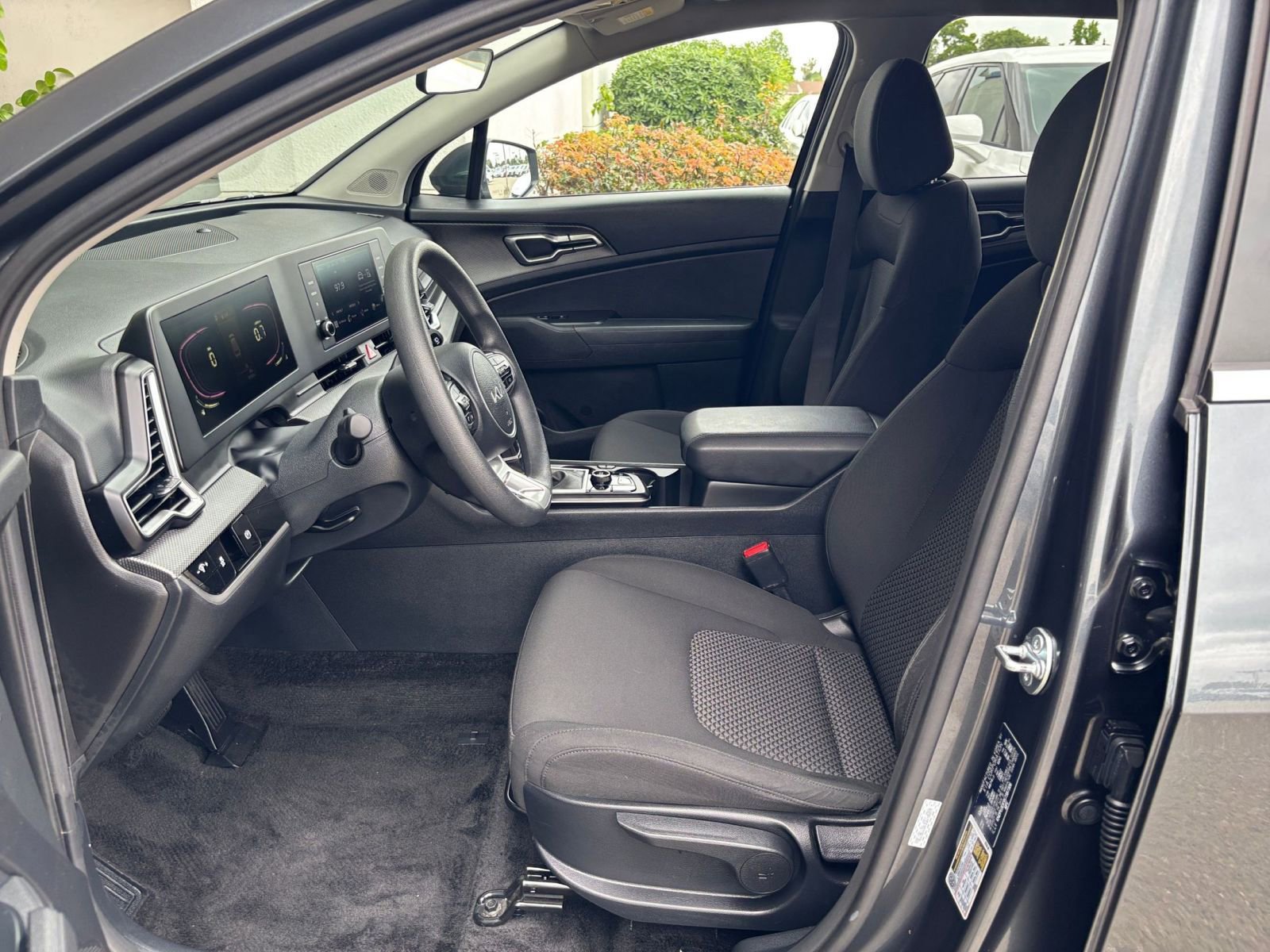 Thumbnail: 2025 Kia Sportage - 25