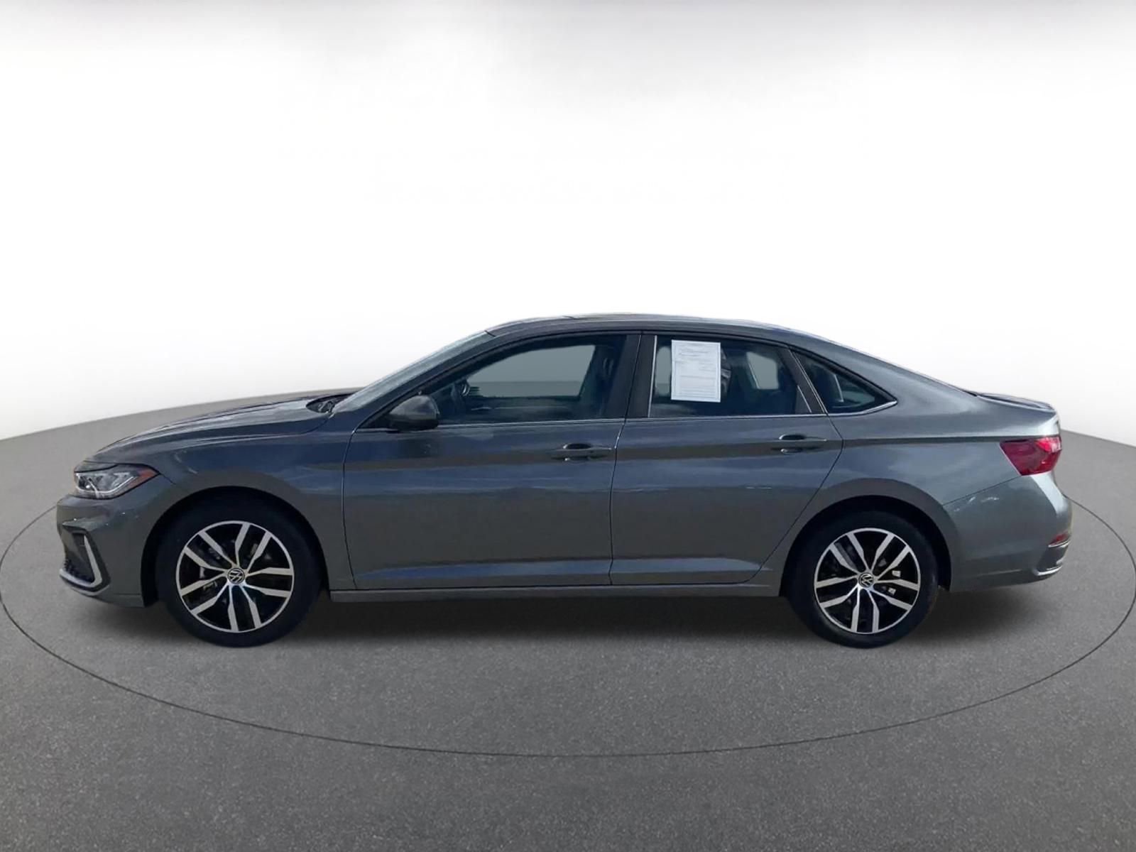 Thumbnail: 2025 Volkswagen Jetta - 9