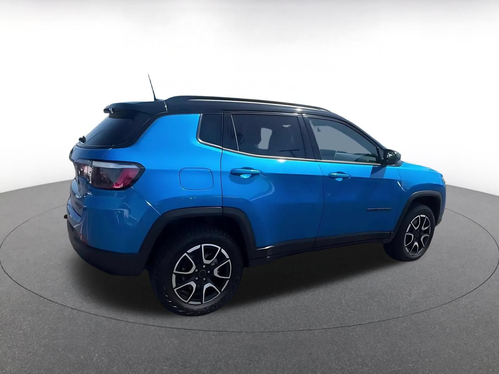 Thumbnail: 2025 Jeep Compass - 15