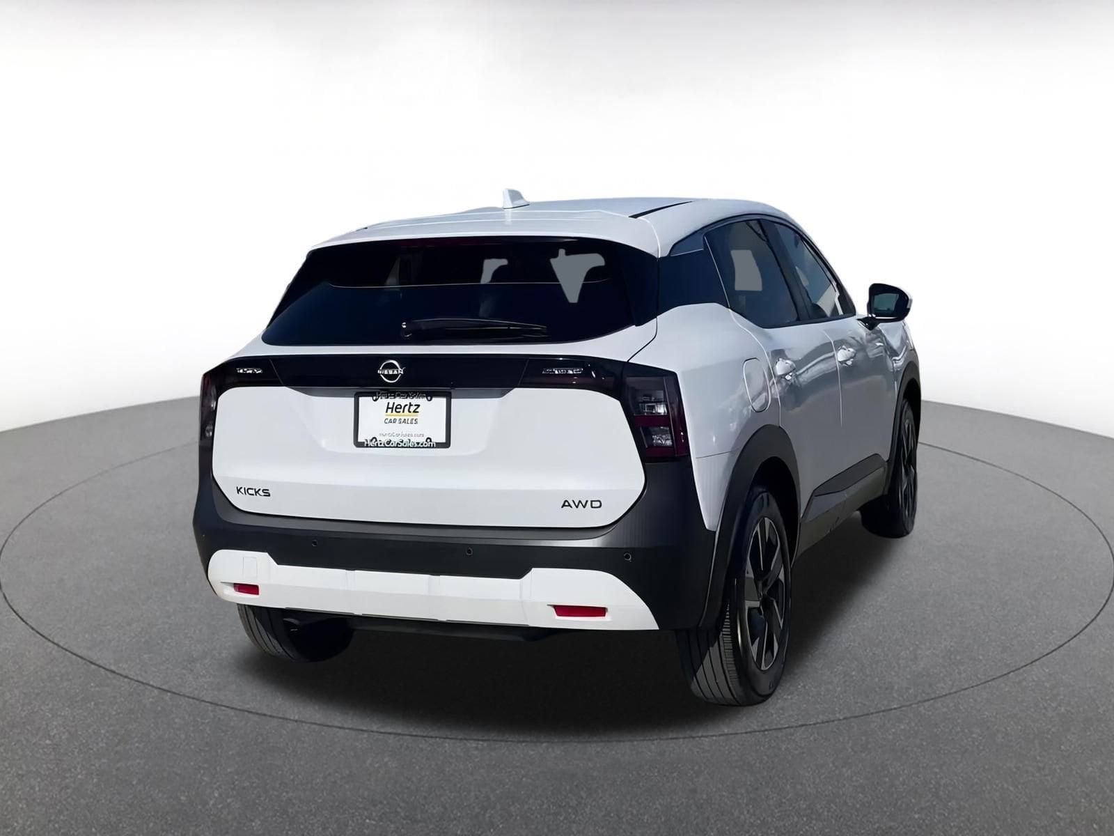 Thumbnail: 2025 Nissan Kicks - 11