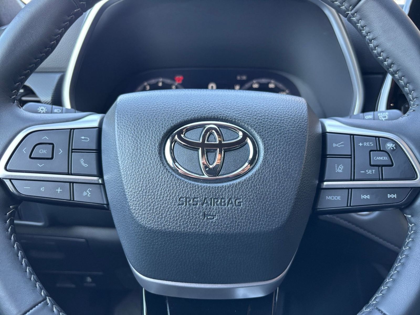 Thumbnail: 2025 Toyota Highlander - 30