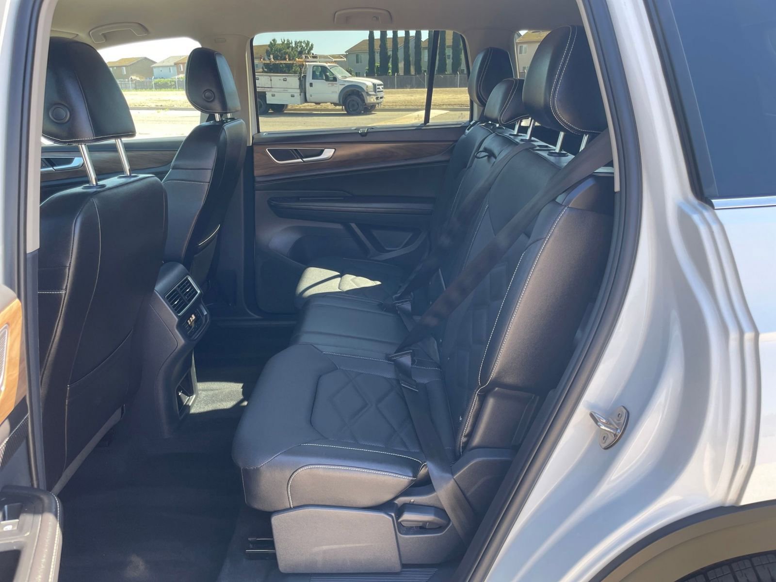 Thumbnail: 2025 Volkswagen Atlas - 28