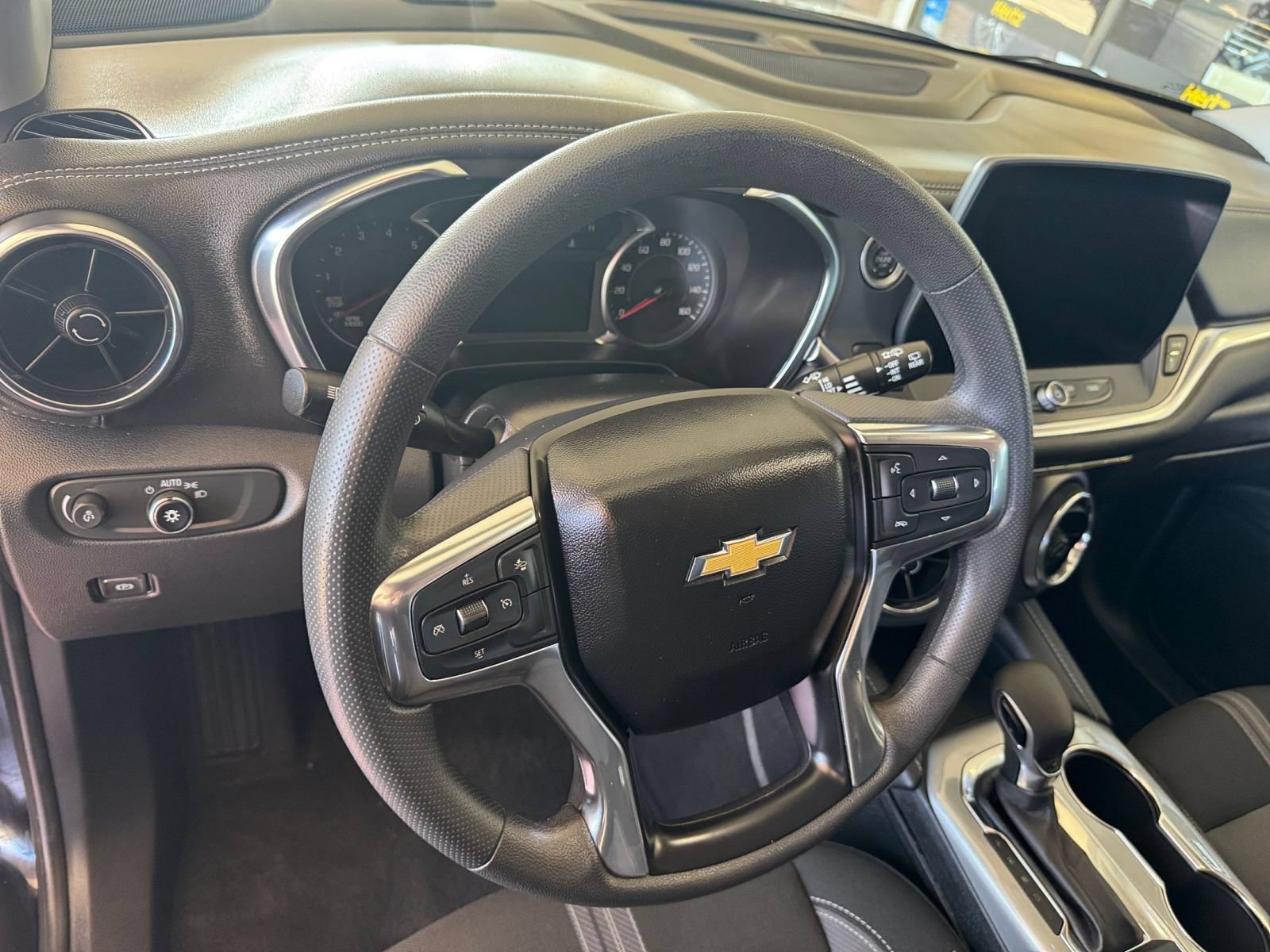 Thumbnail: 2025 Chevrolet Blazer - 24