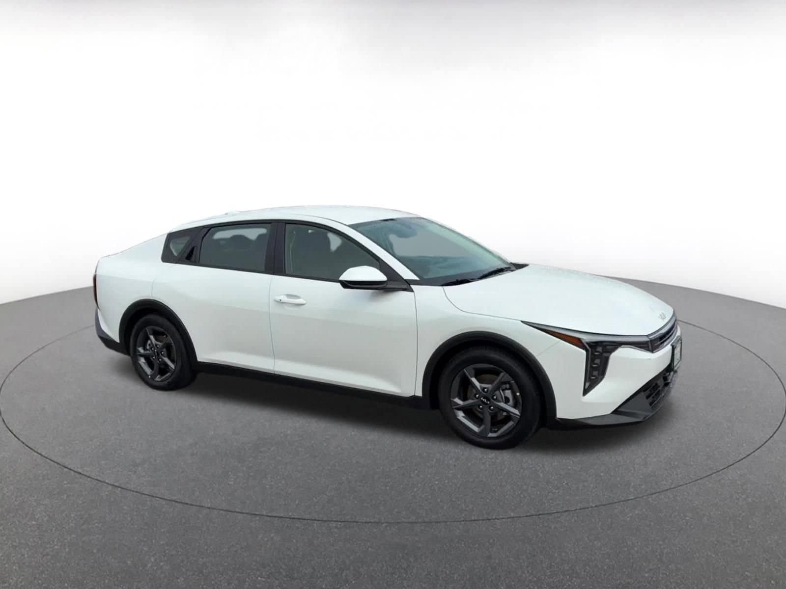 Thumbnail: 2025 Kia K4 - 2