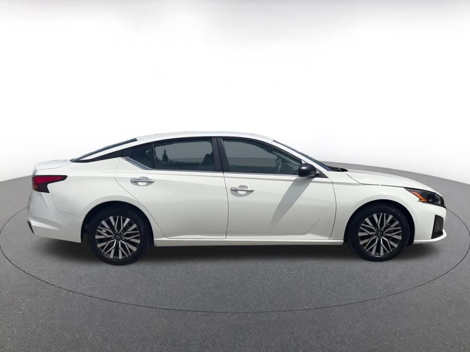 Thumbnail: 2025 Nissan Altima - 16