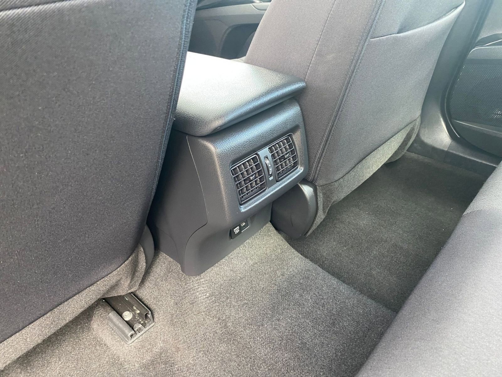 Thumbnail: 2025 Toyota Camry - 24