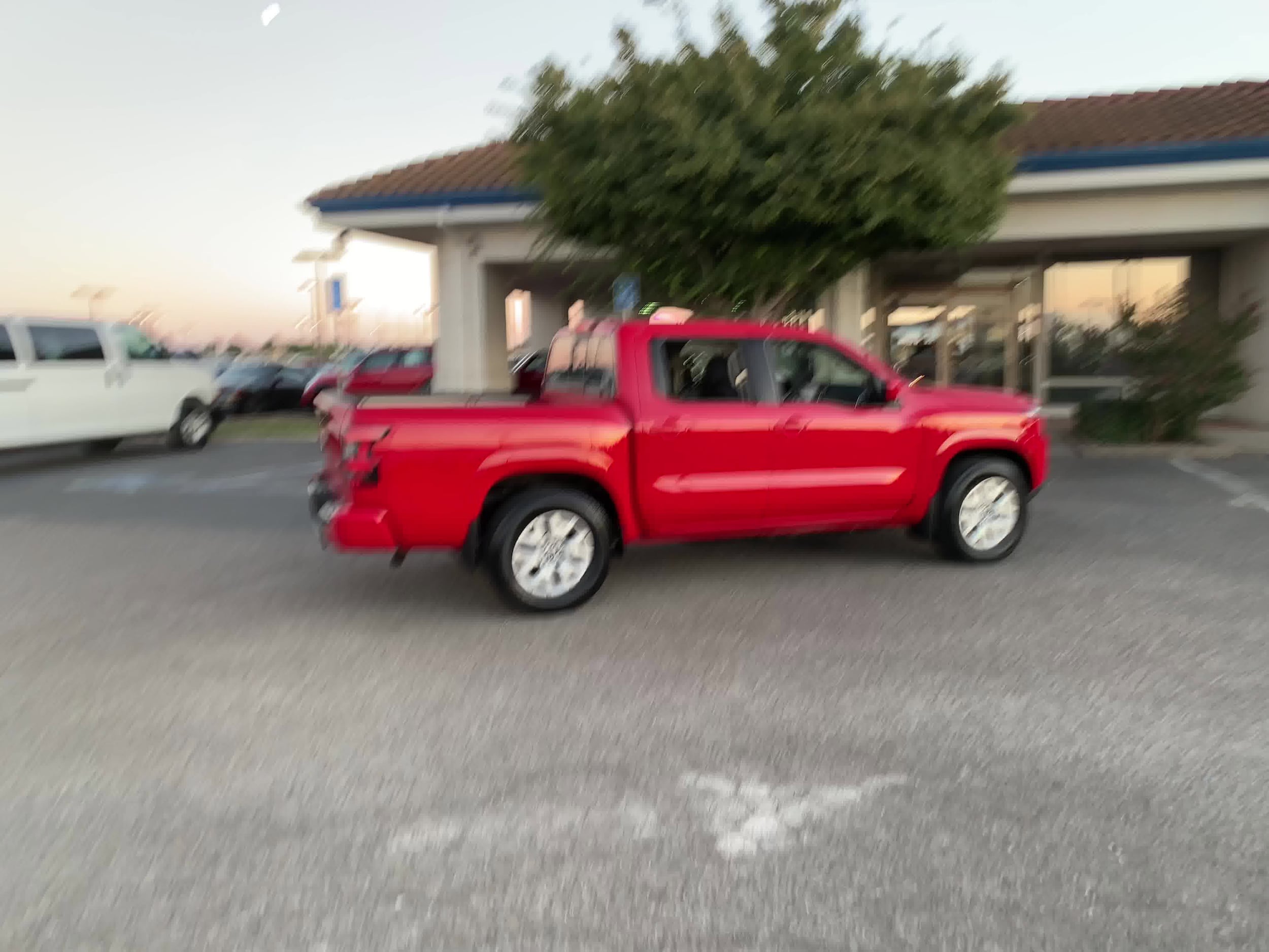 2022 Nissan Frontier SV 3