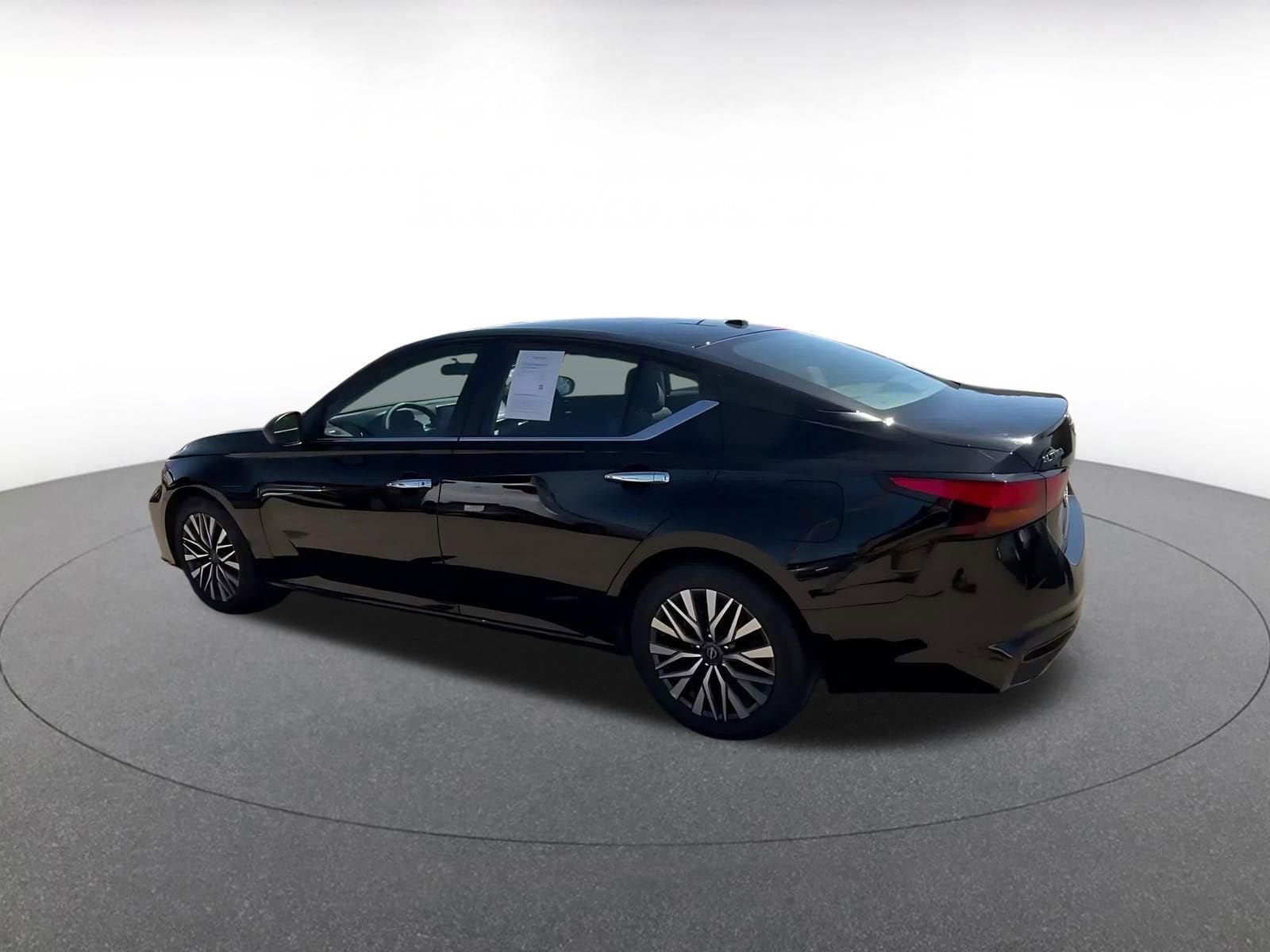 Thumbnail: 2025 Nissan Altima - 10