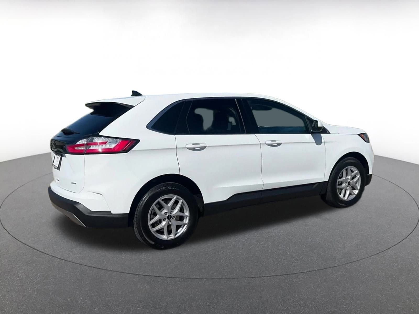 Thumbnail: 2024 Ford Edge - 15