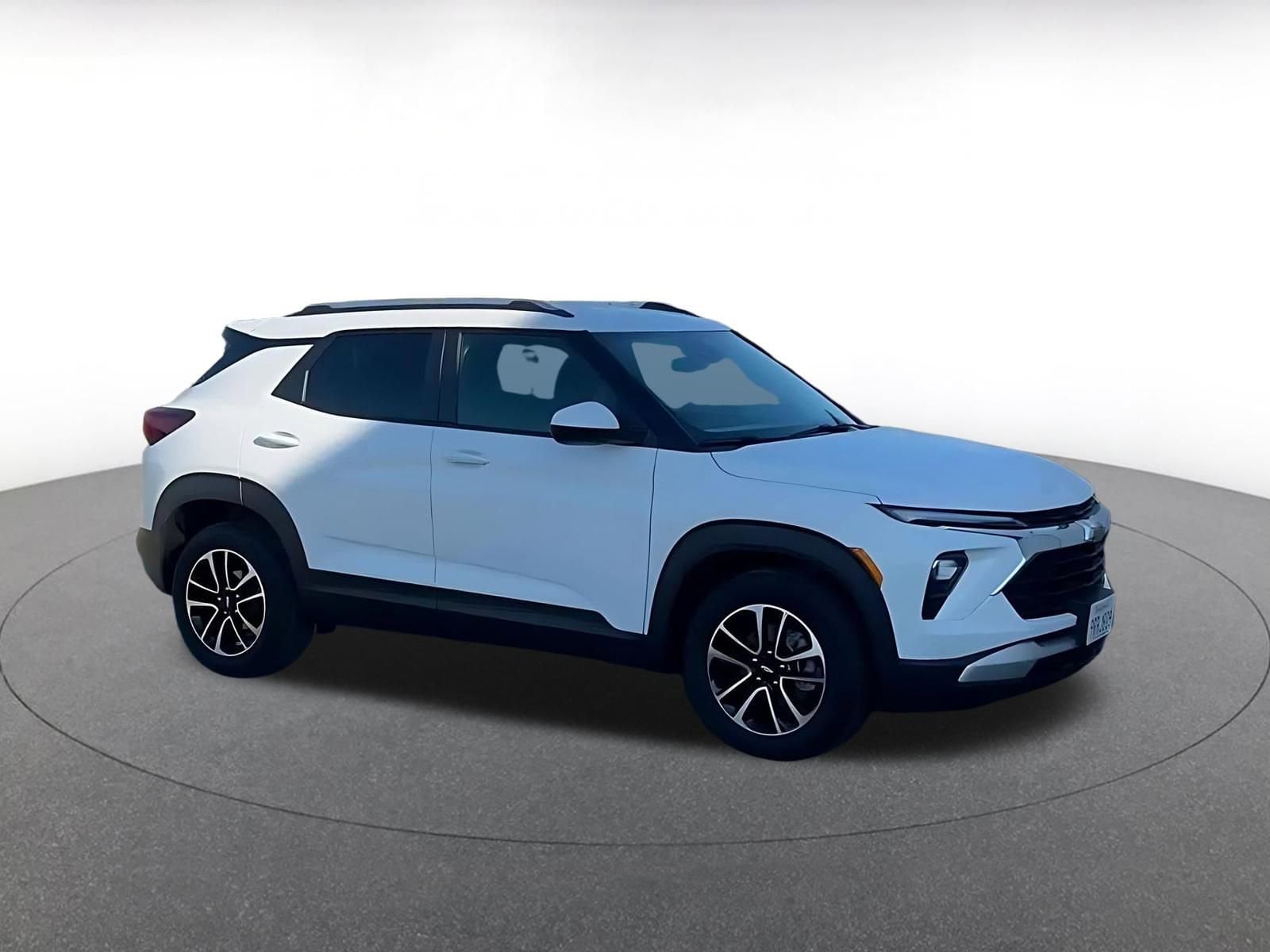 Thumbnail: 2025 Chevrolet TrailBlazer - 2