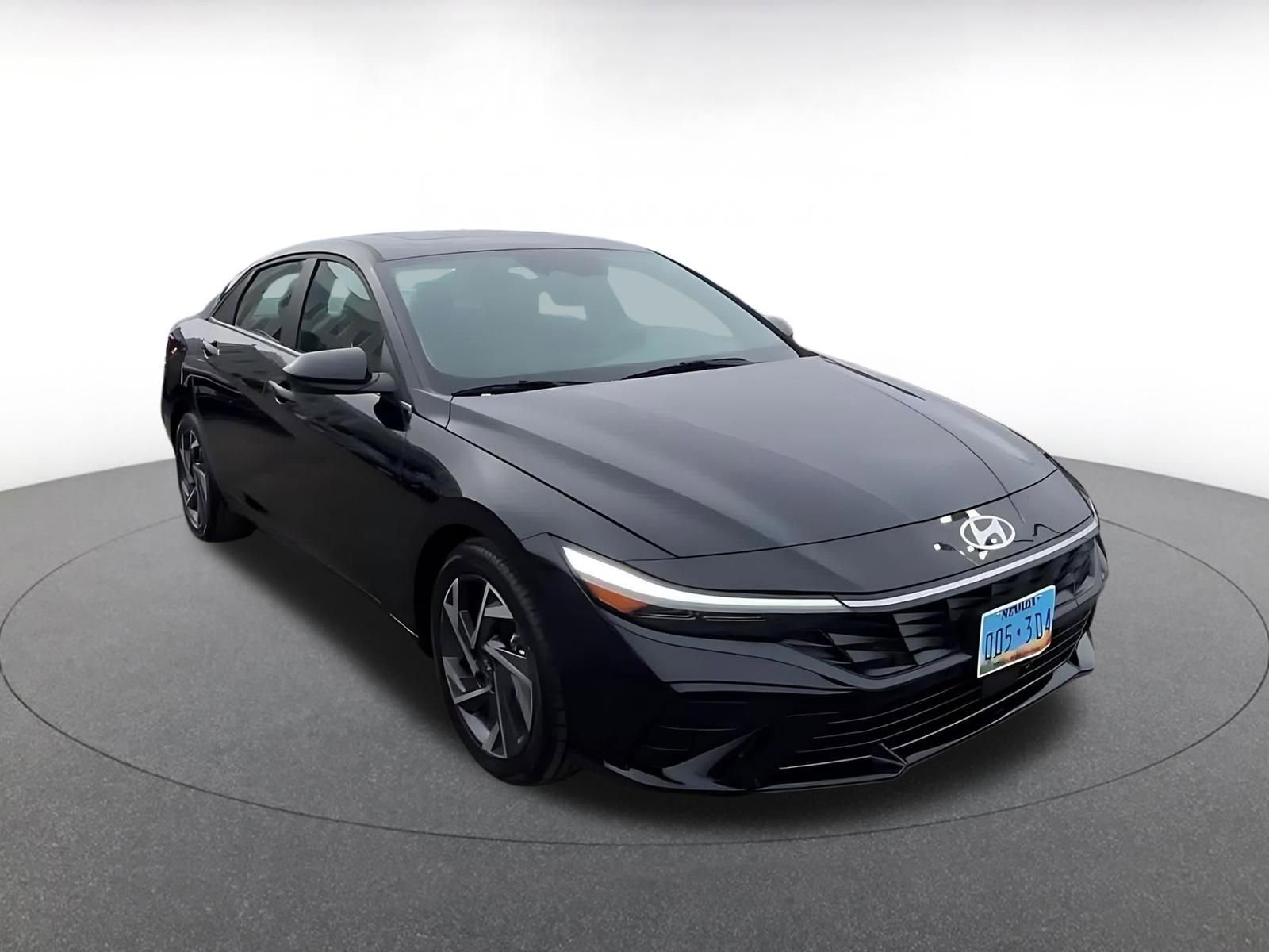 Thumbnail: 2025 Hyundai Elantra - 3