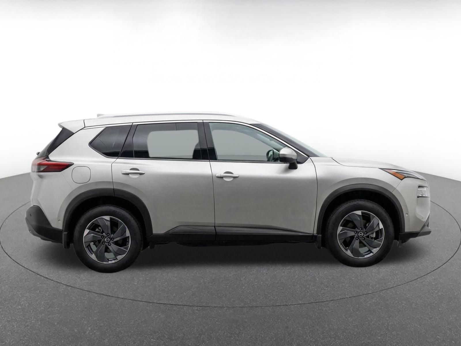Thumbnail: 2025 Nissan Rogue - 10
