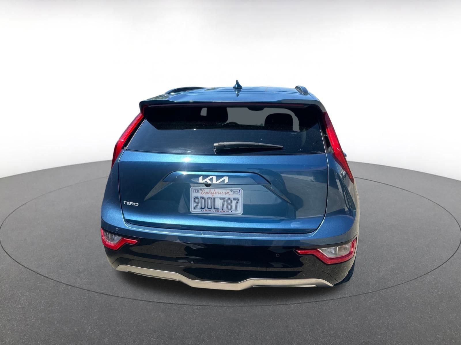 Thumbnail: 2023 Kia Niro - 4