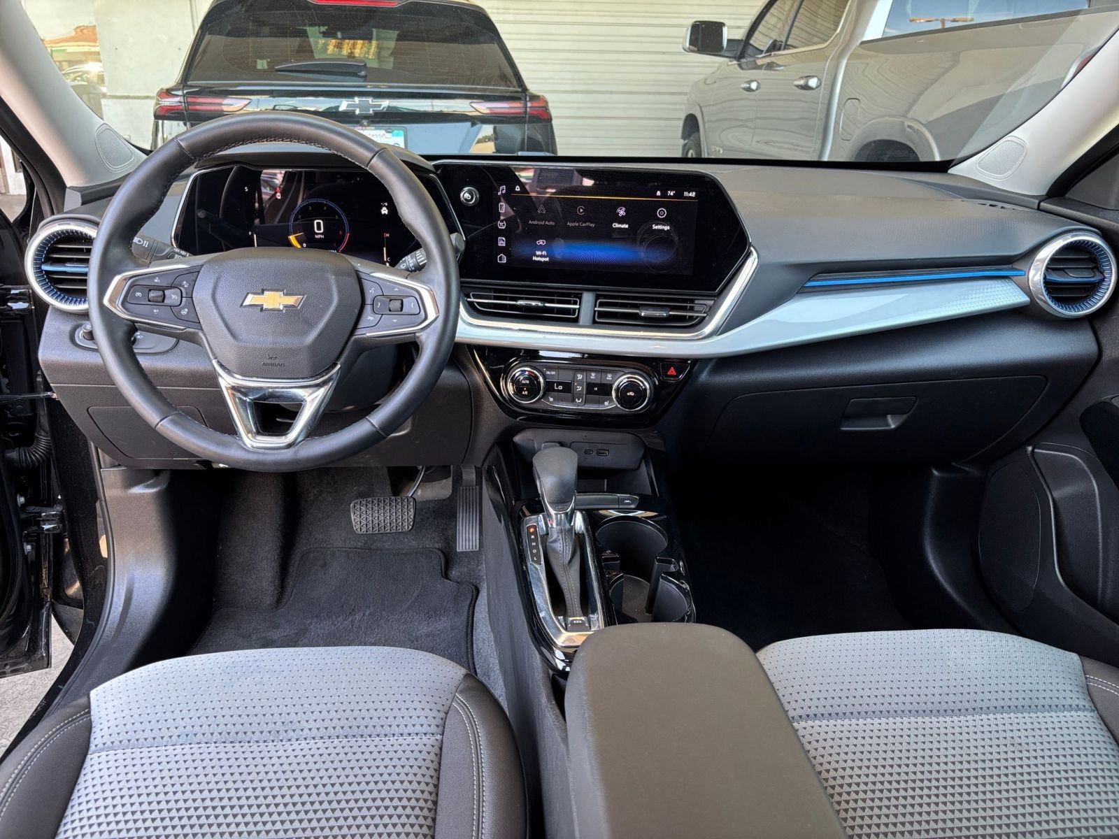 Thumbnail: 2025 Chevrolet Trax - 33