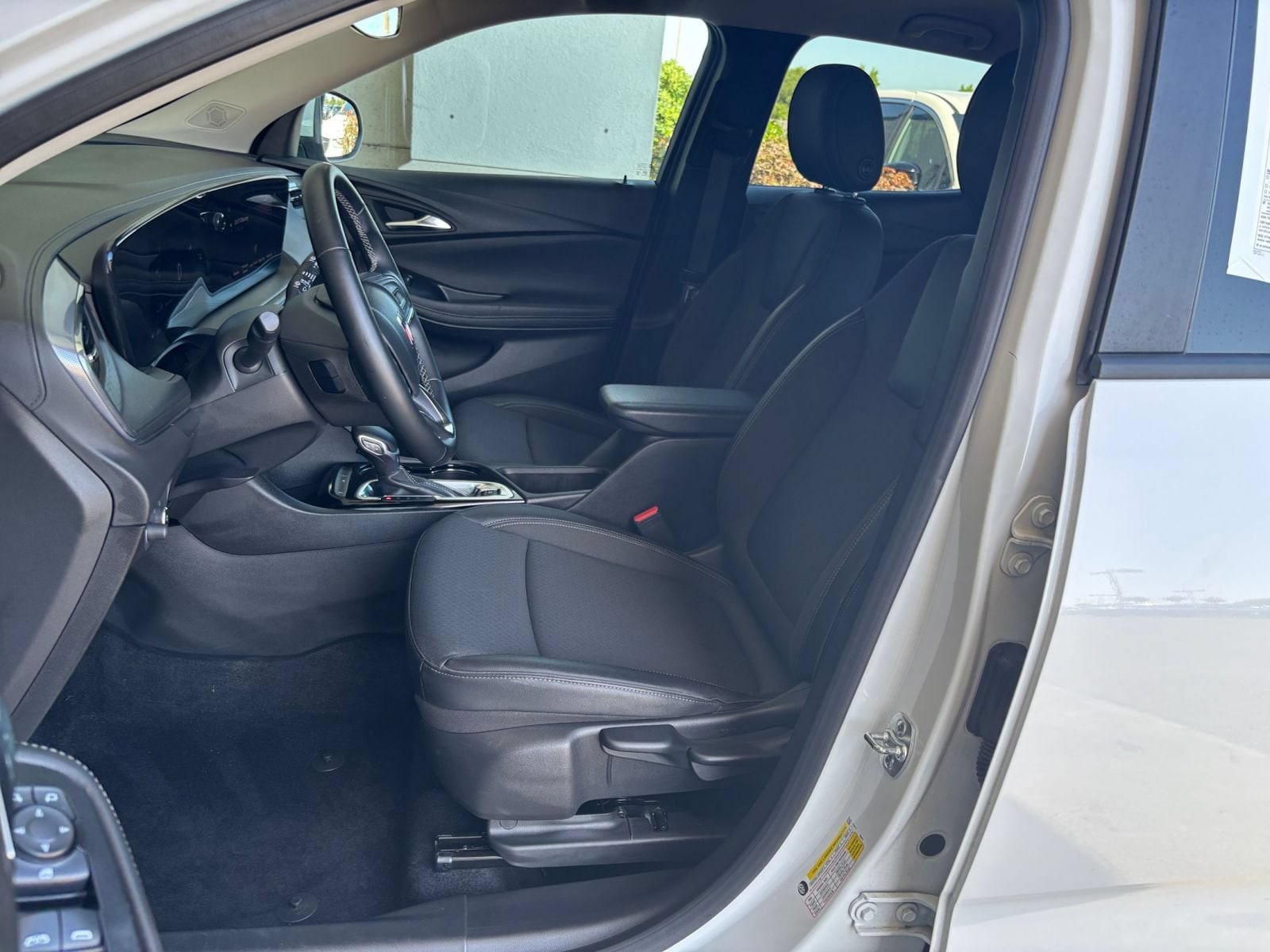 Thumbnail: 2025 Buick Encore GX - 32