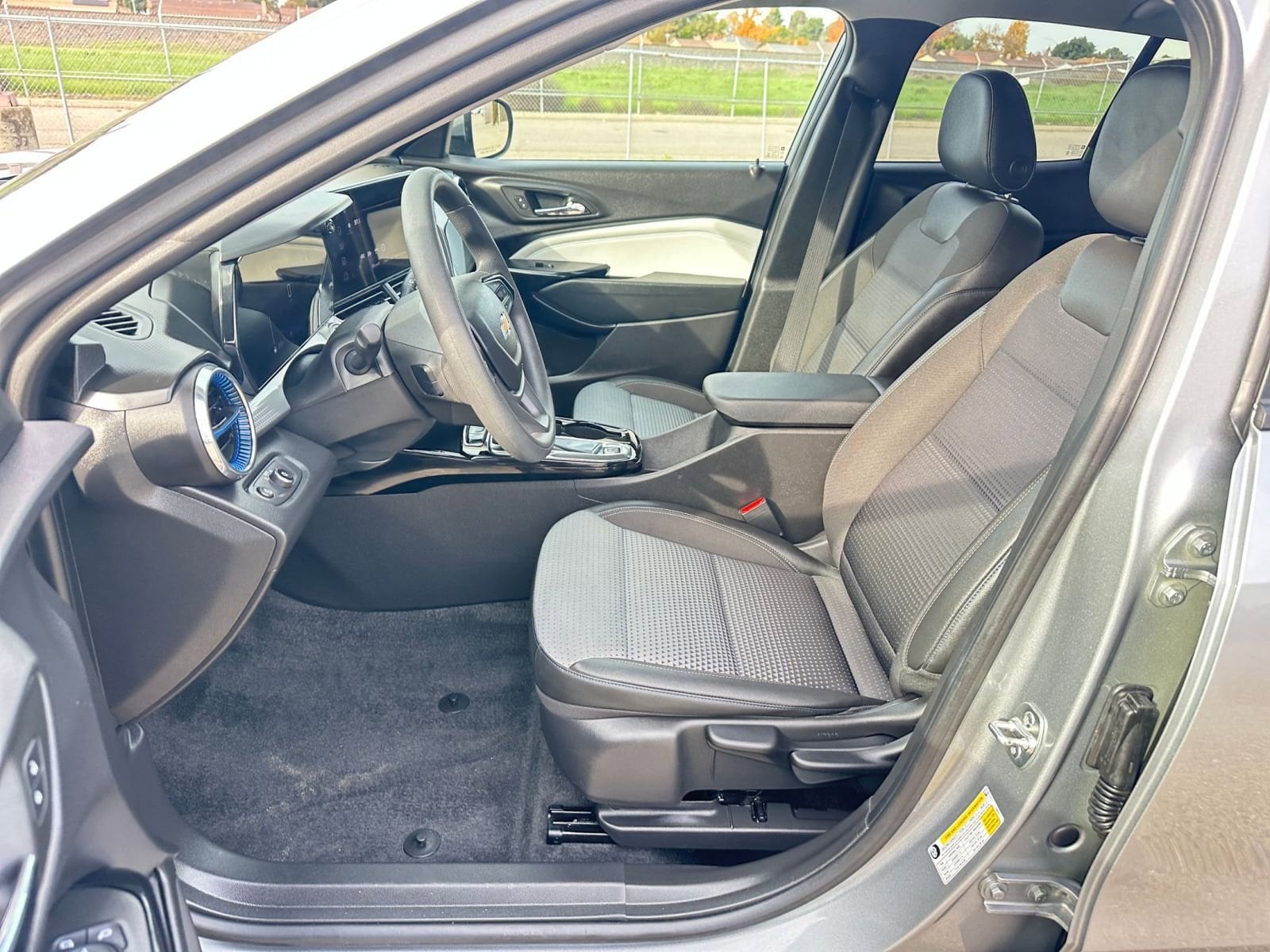 Thumbnail: 2025 Chevrolet Trax - 27