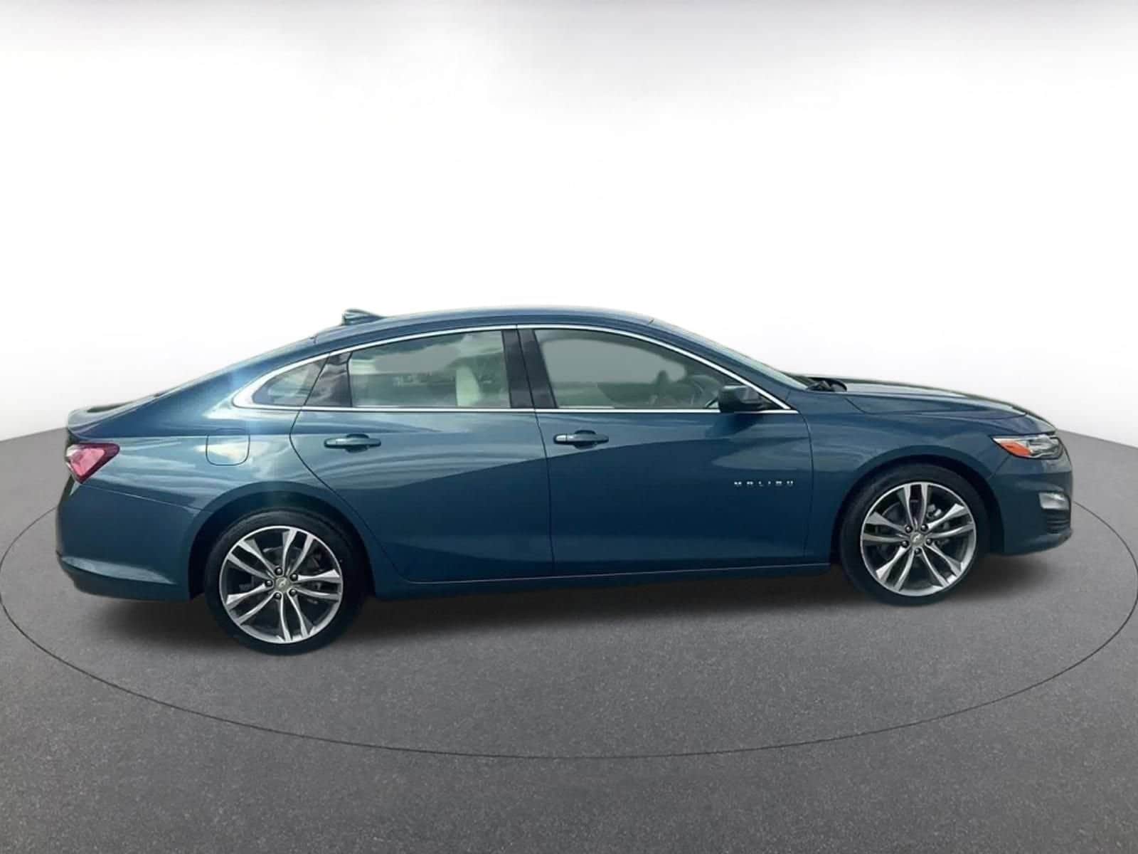 Thumbnail: 2024 Chevrolet Malibu - 16