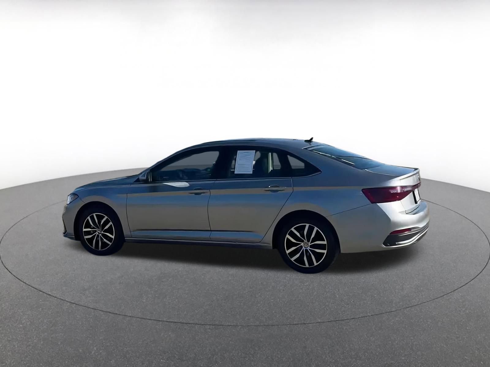 Thumbnail: 2025 Volkswagen Jetta - 4