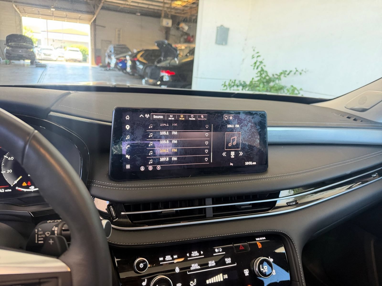 Thumbnail: 2026 INFINITI QX60 - 20