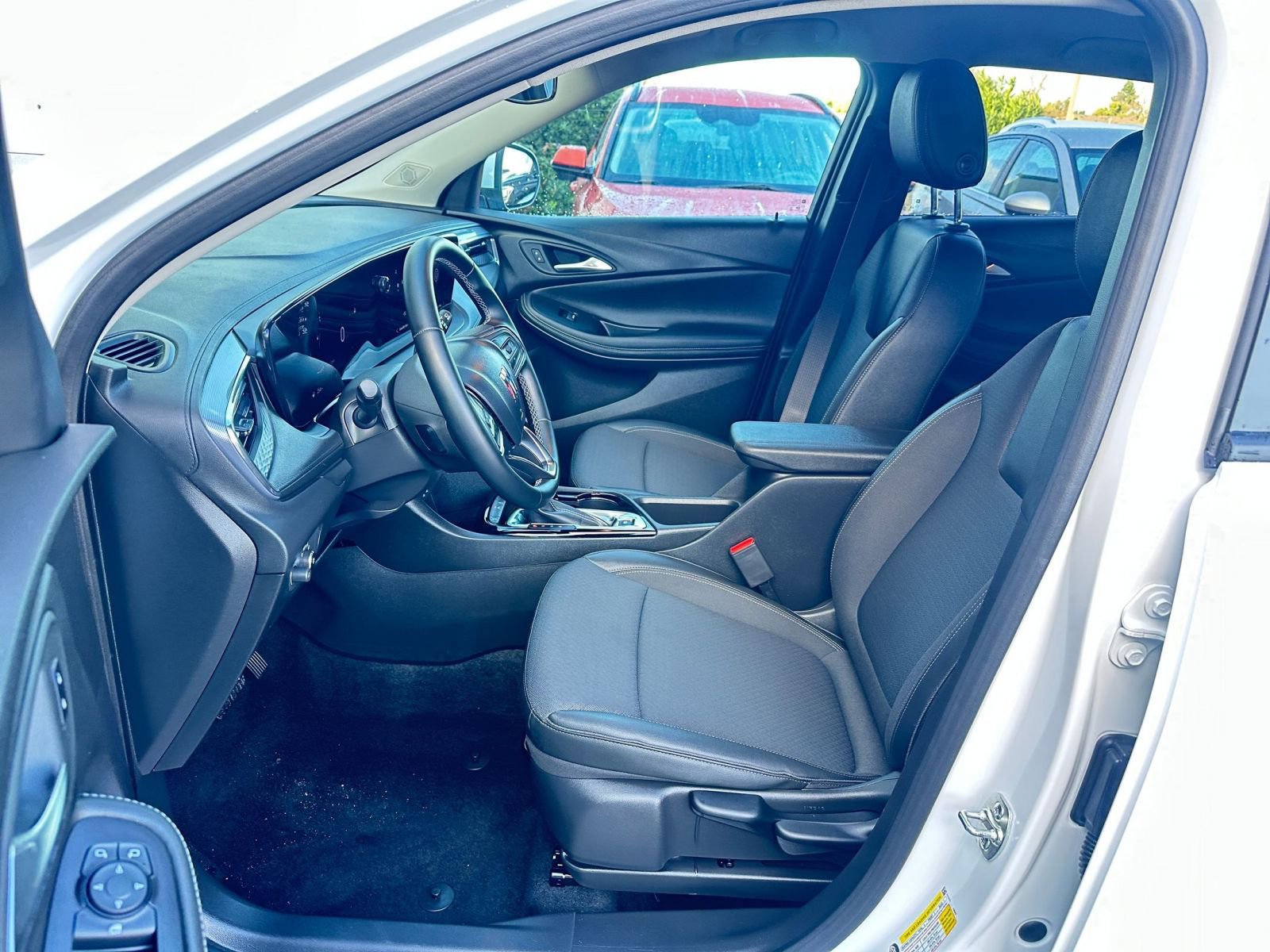 Thumbnail: 2025 Buick Encore GX - 27