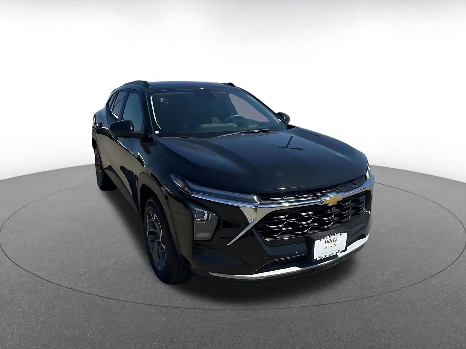 Thumbnail: 2025 Chevrolet Trax - 3