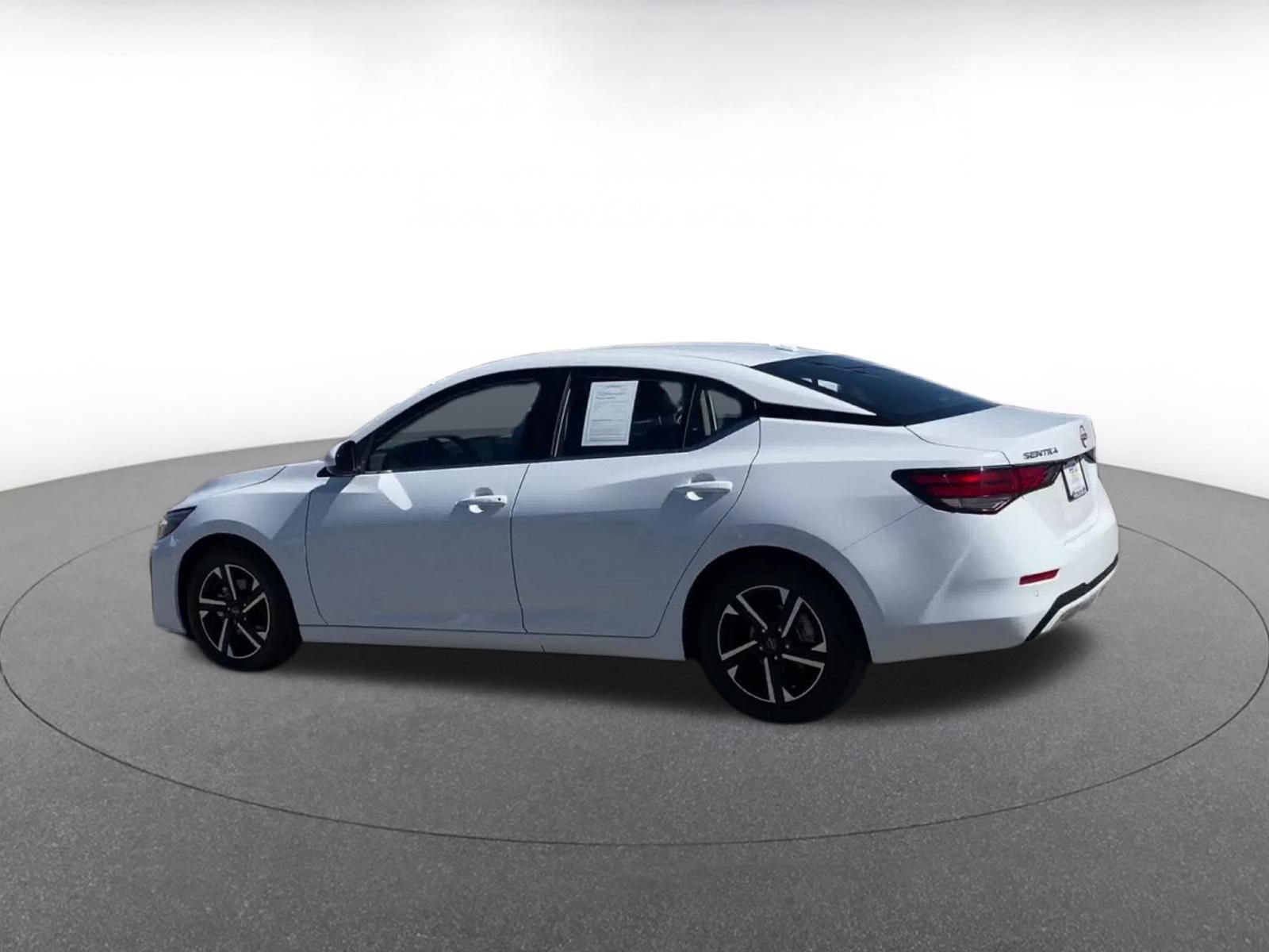 Thumbnail: 2025 Nissan Sentra - 10