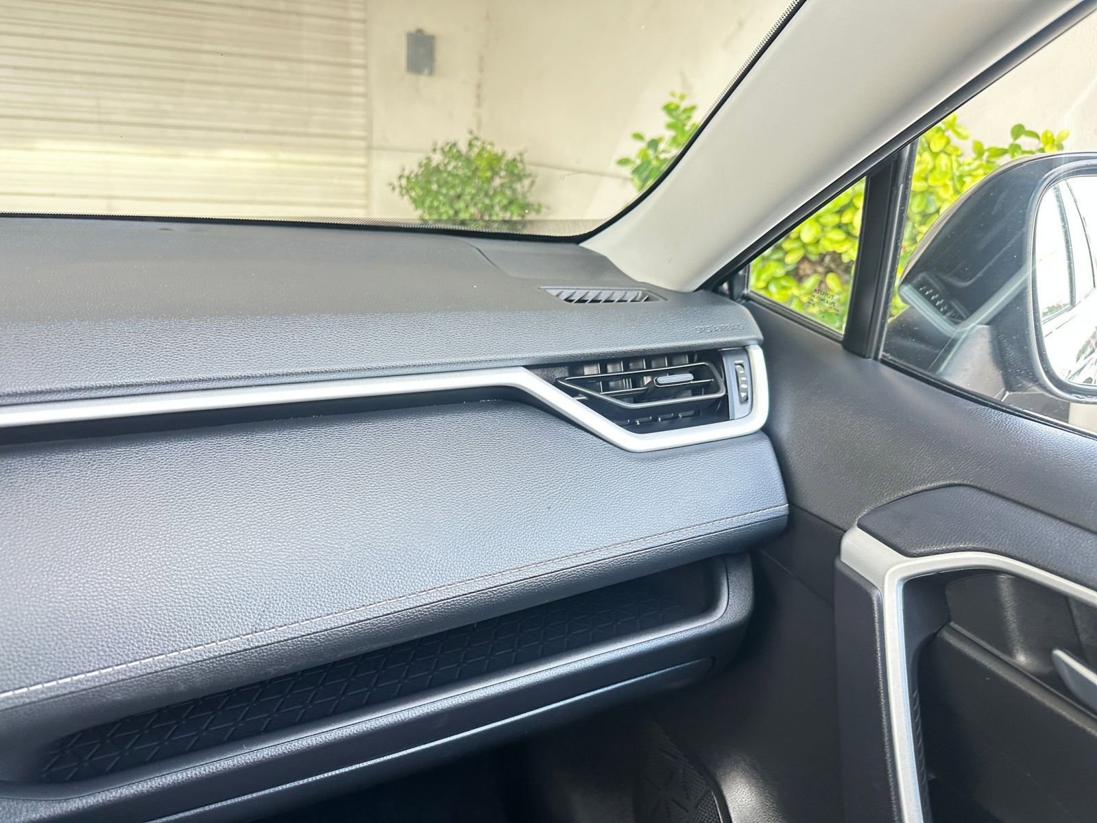 Thumbnail: 2025 Toyota RAV4 - 35