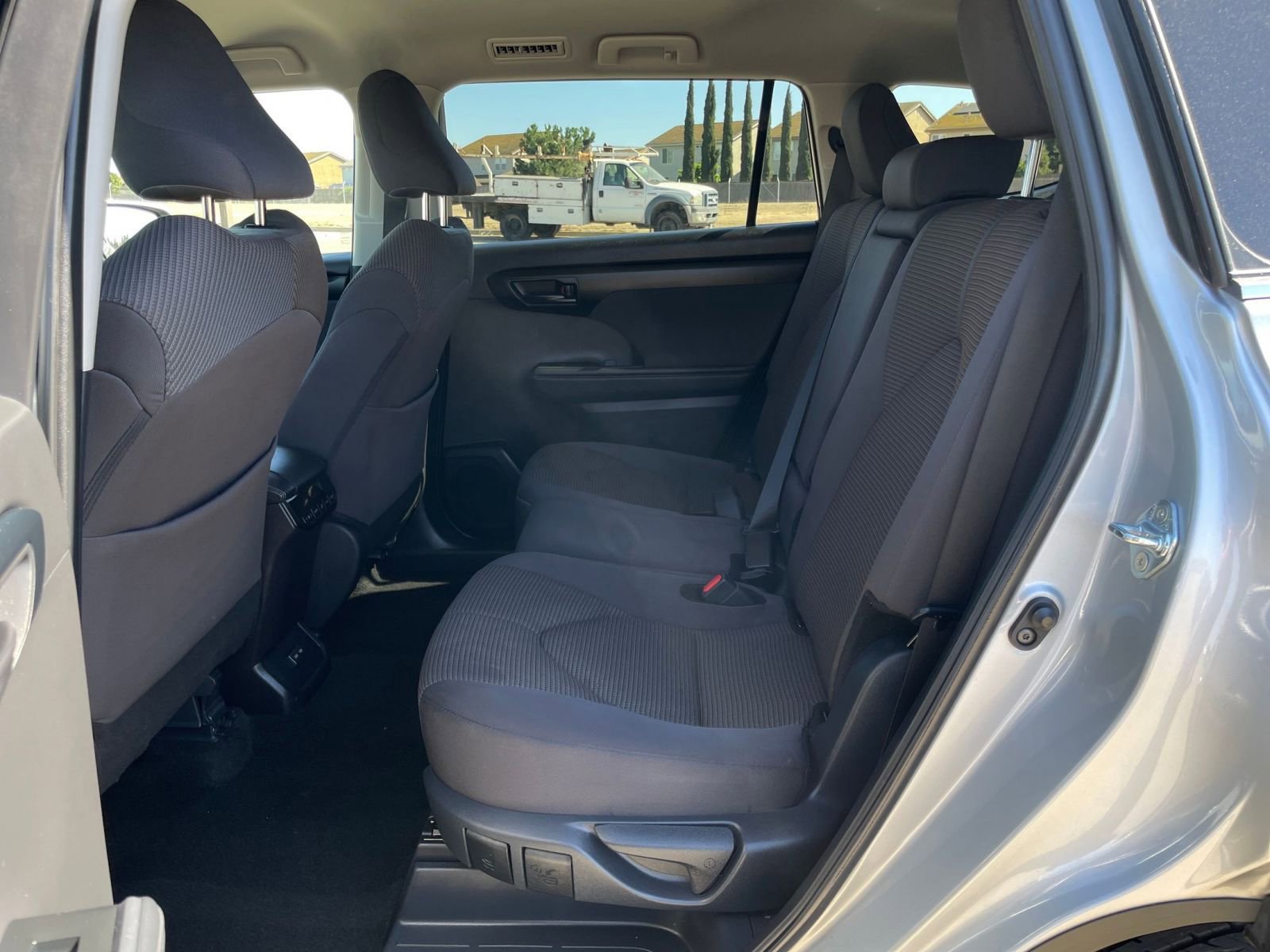 Thumbnail: 2025 Toyota Highlander - 27