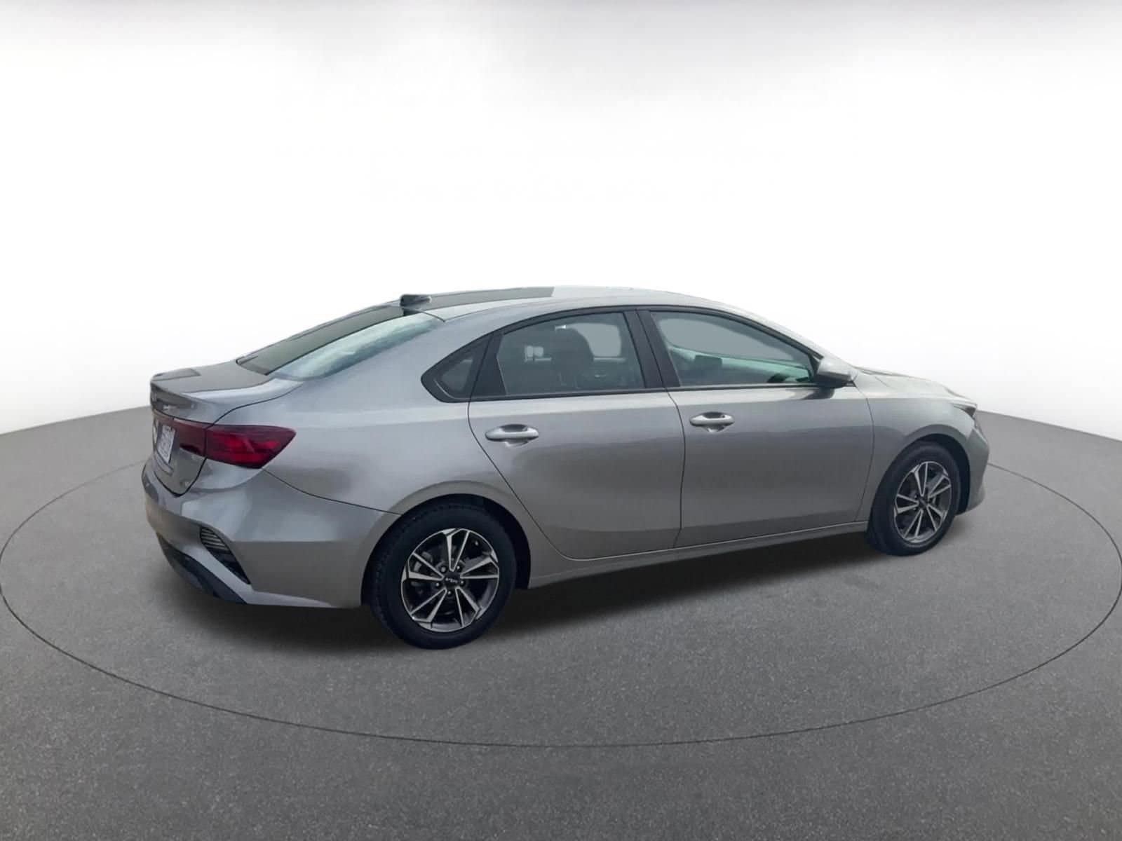 Thumbnail: 2023 Kia Forte - 14