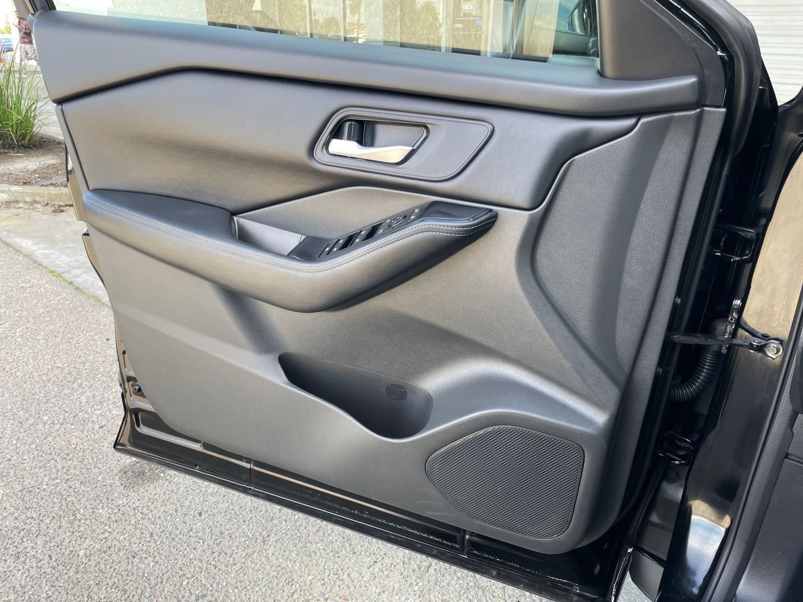 Thumbnail: 2025 Nissan Rogue - 18