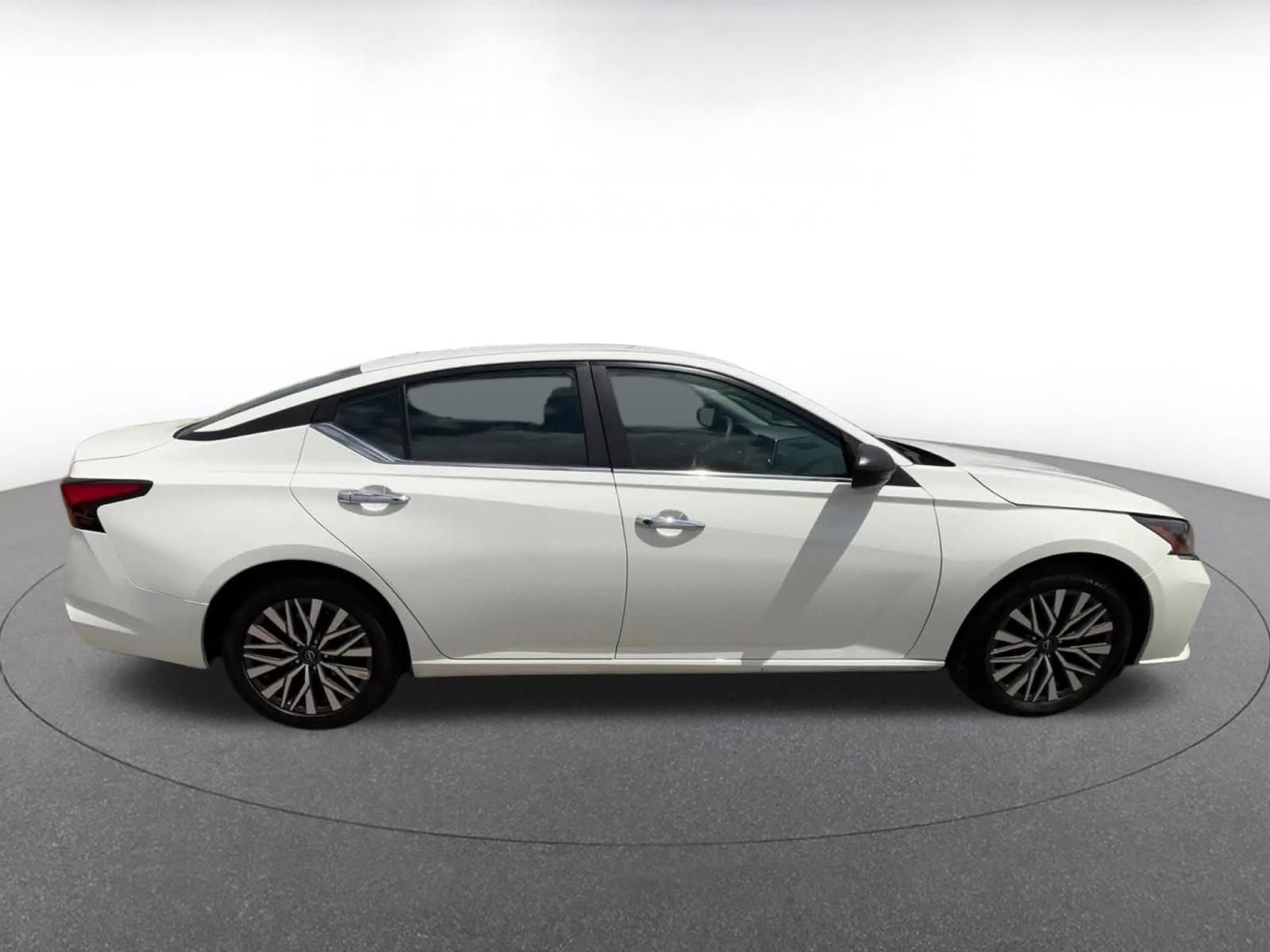 Thumbnail: 2025 Nissan Altima - 16