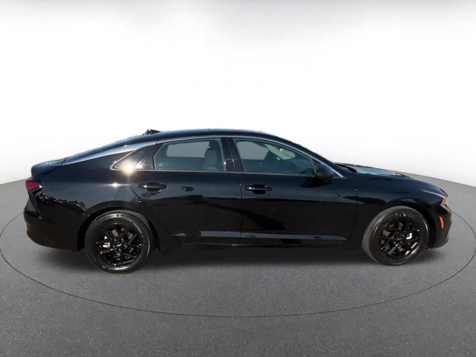 Thumbnail: 2025 Kia K5 - 15