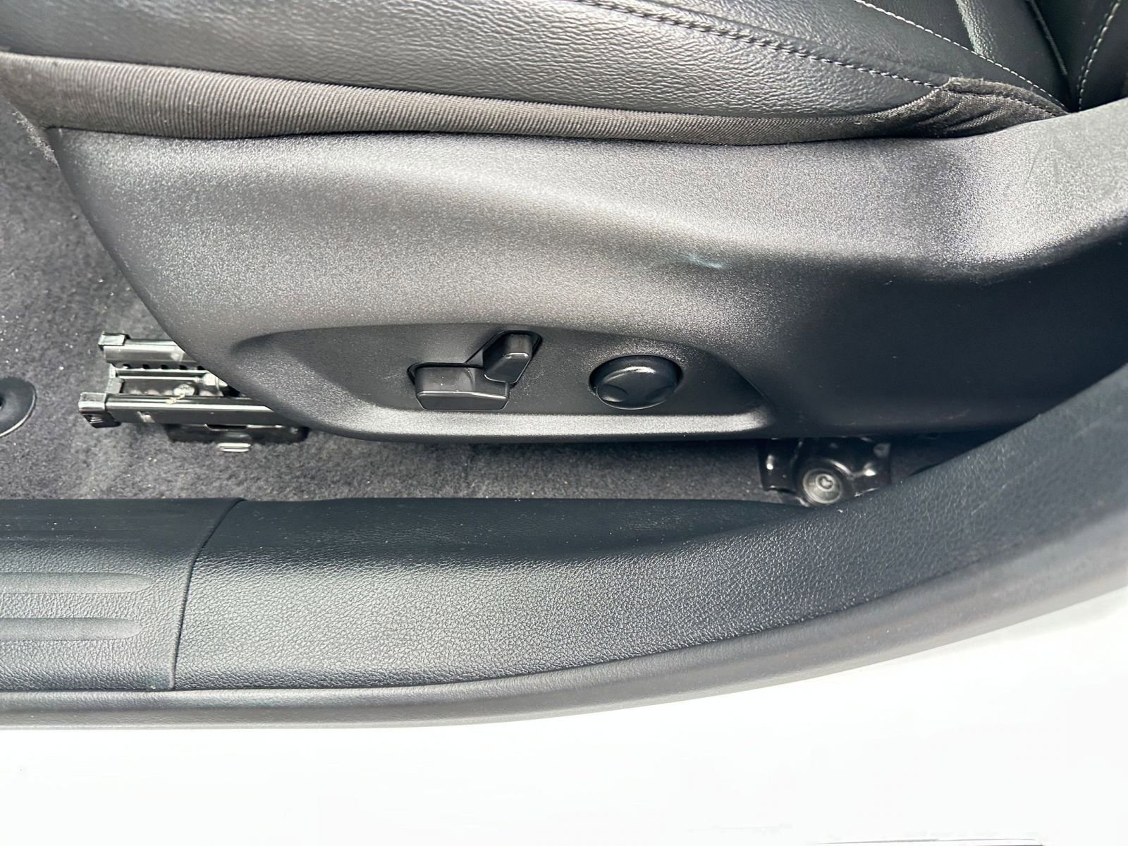 Thumbnail: 2025 Jeep Compass - 23