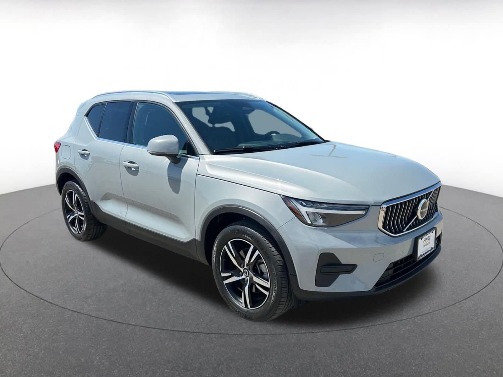 Thumbnail: 2024 Volvo XC40 - 1