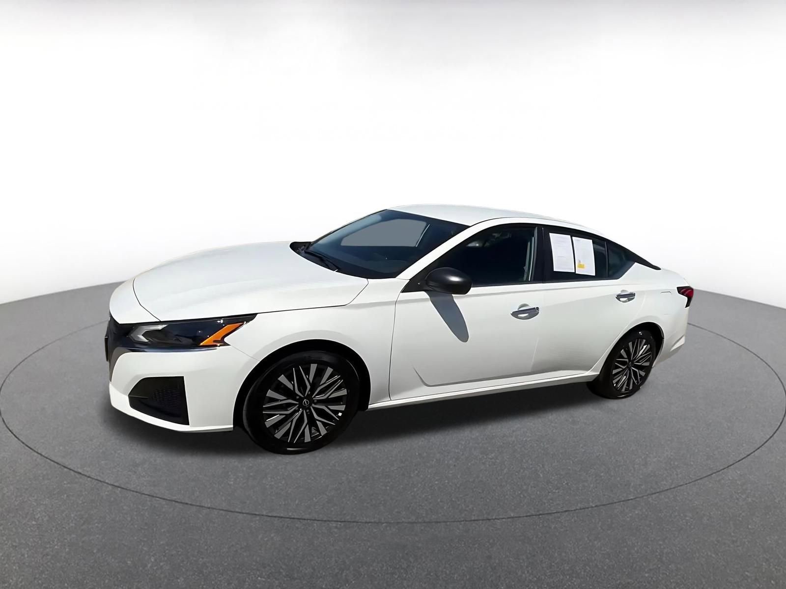 Thumbnail: 2025 Nissan Altima - 8