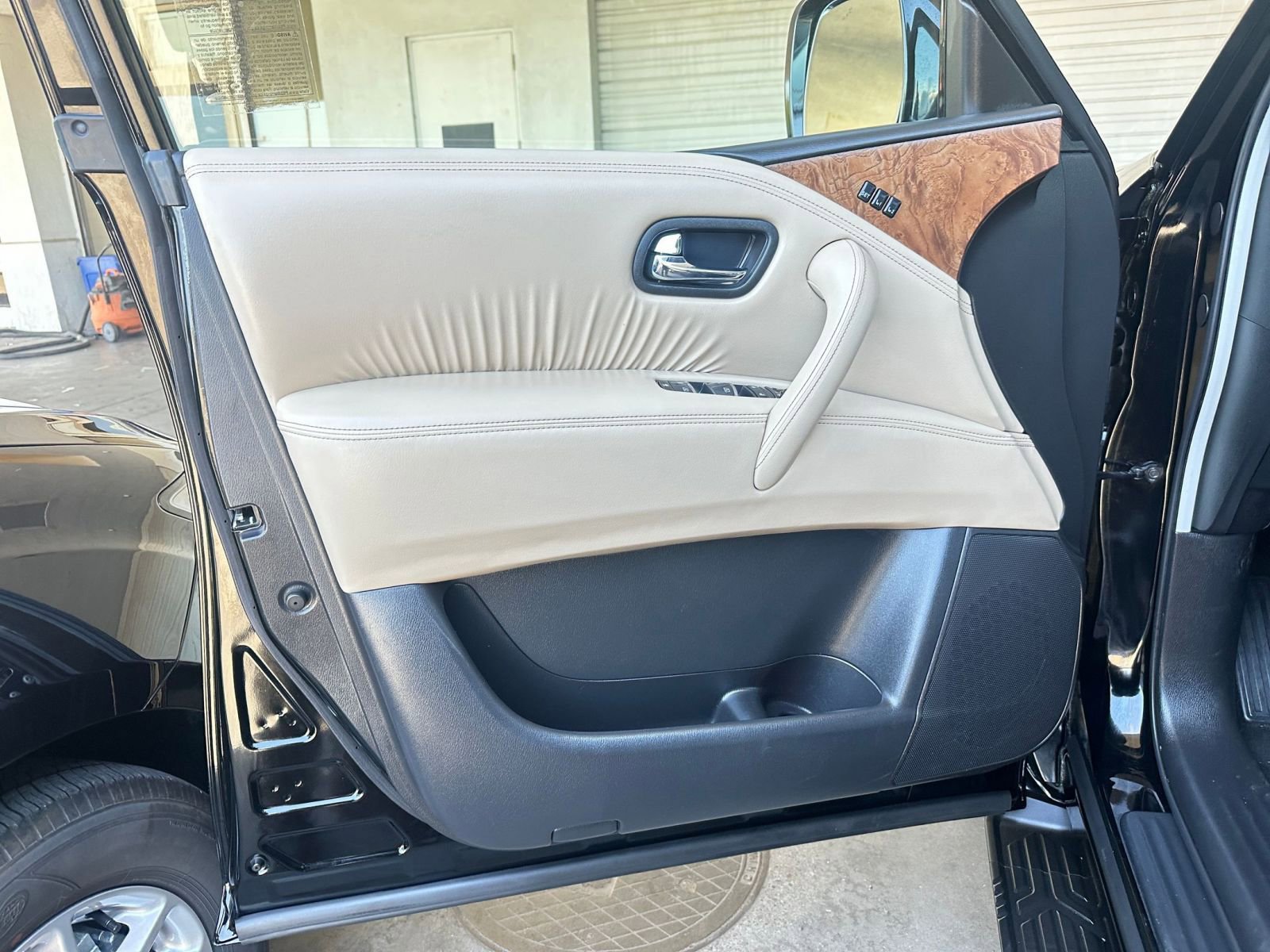 2024 Nissan Armada SL 20
