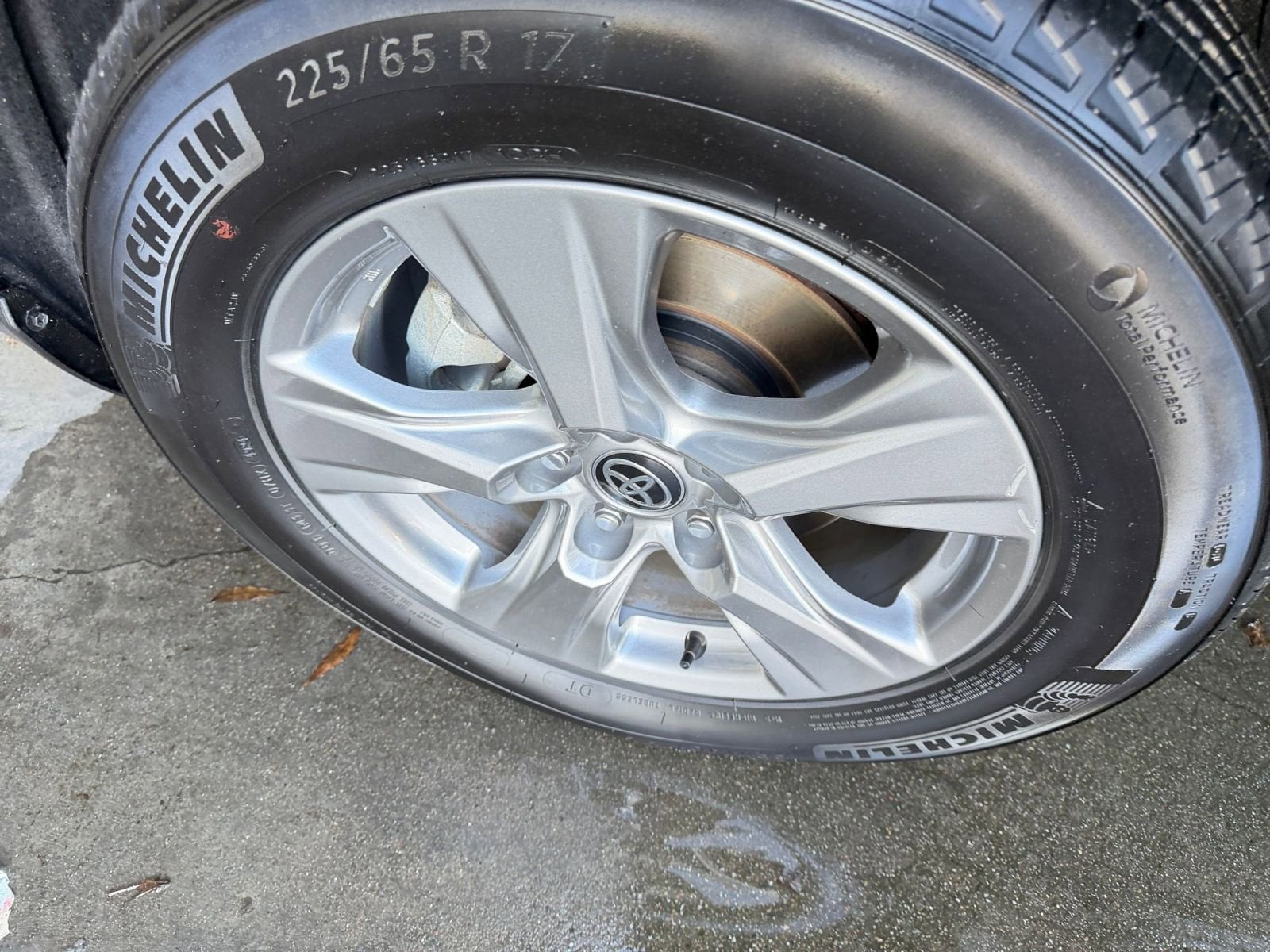 Thumbnail: 2025 Toyota RAV4 - 32