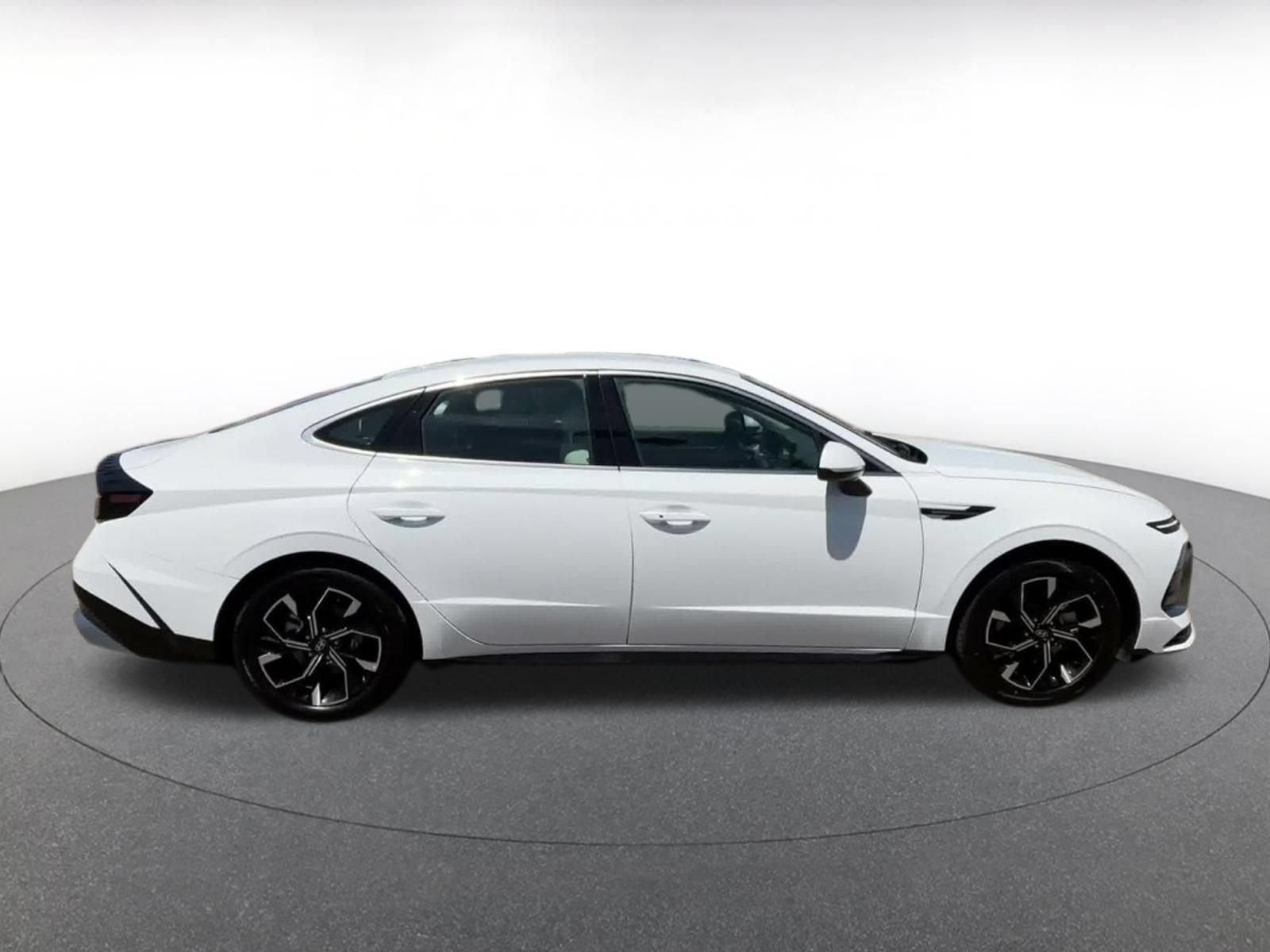 Thumbnail: 2025 Hyundai Sonata - 16